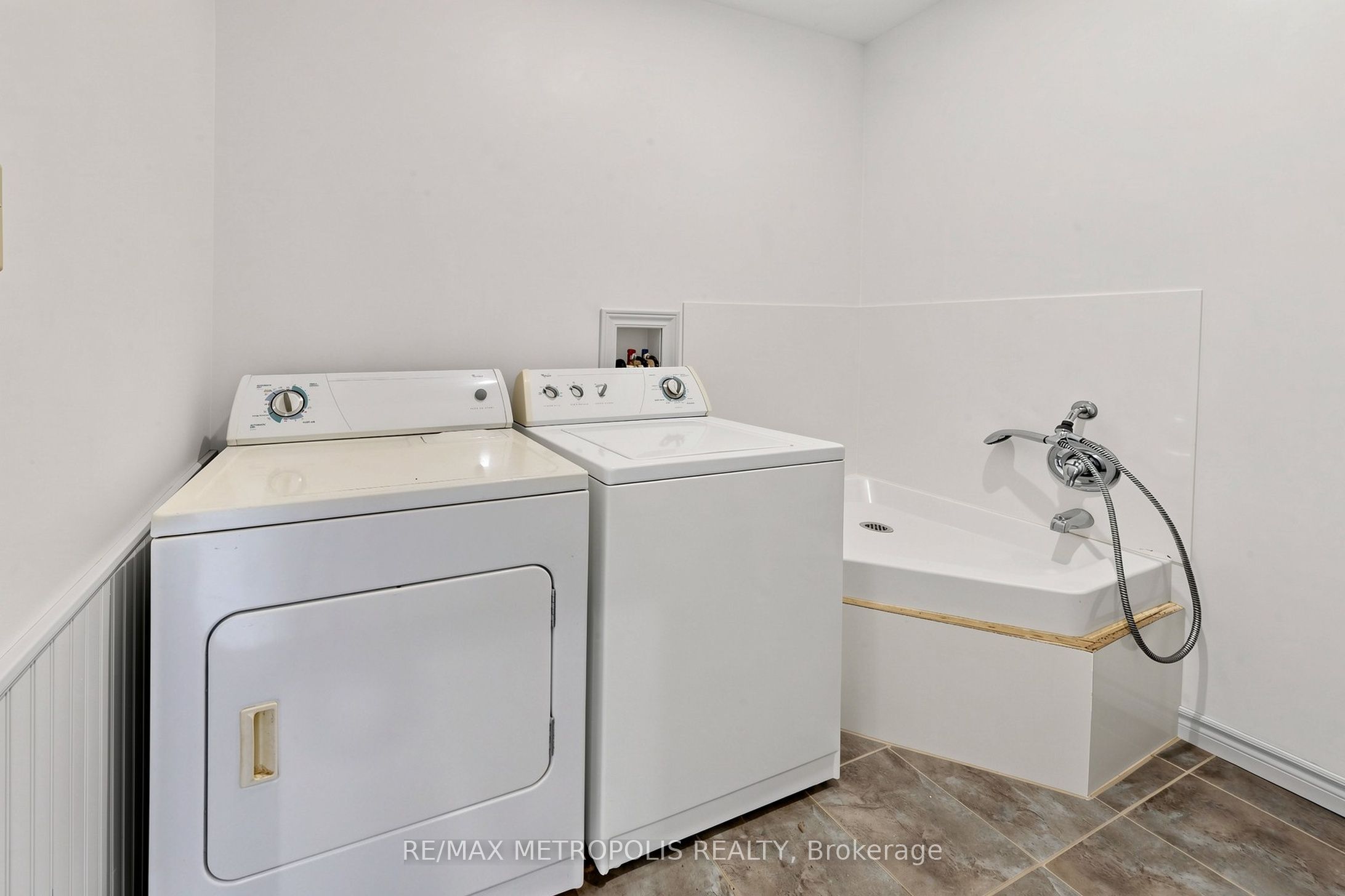 11590 Side Road 17 Property Photo 41