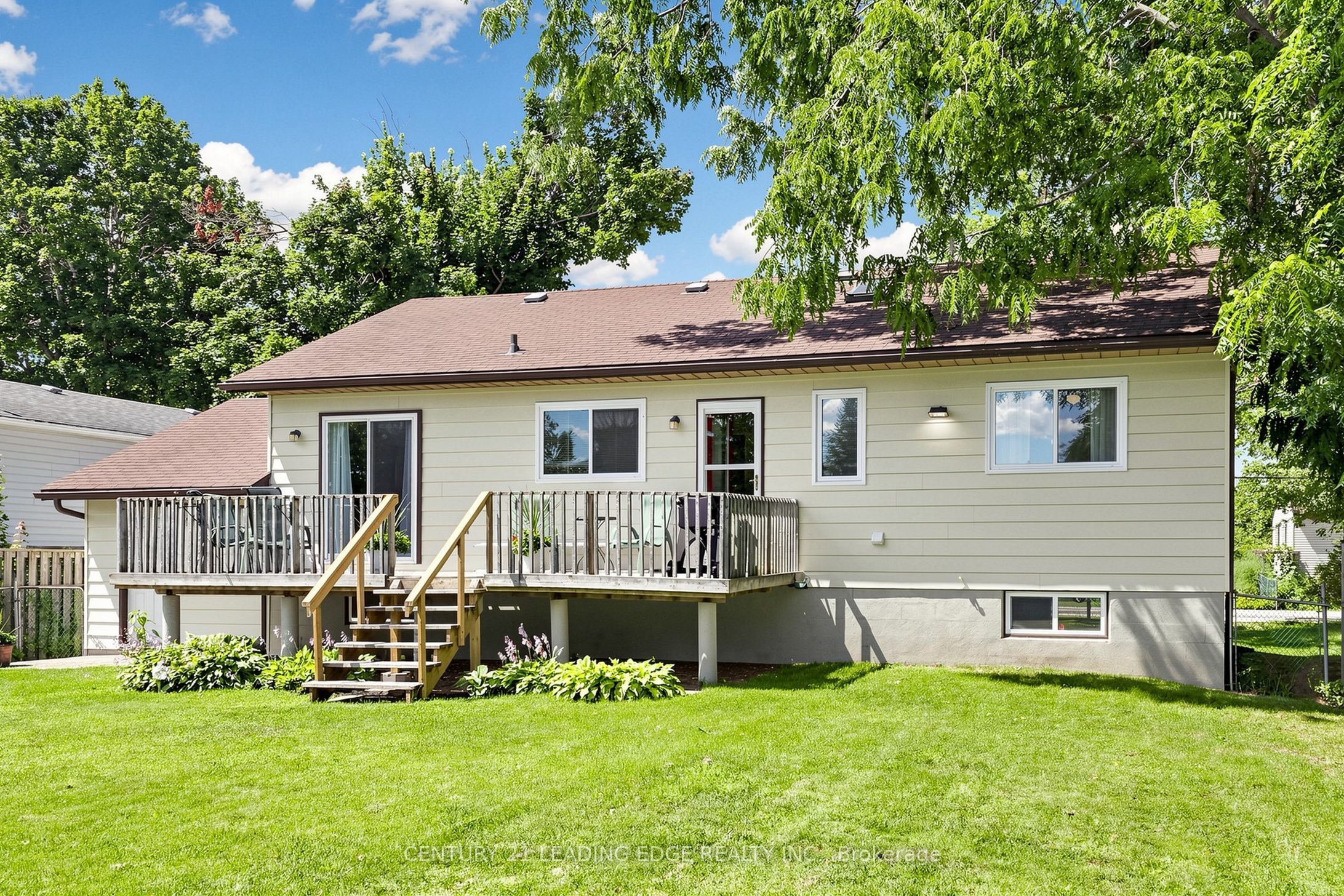 553 James Street Property Photo 45
