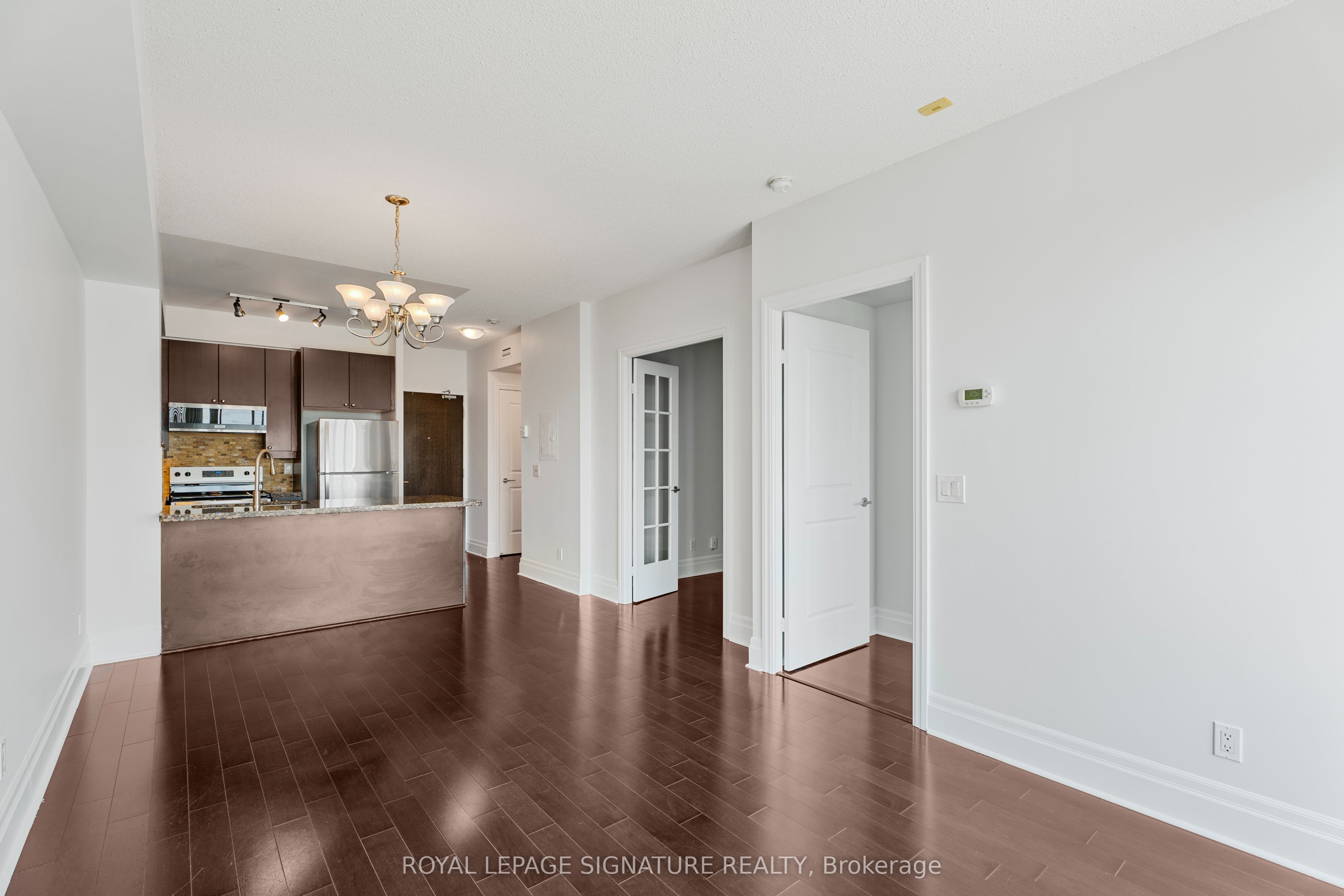 39 Upper Duke Crescent 408 Property Photo 15