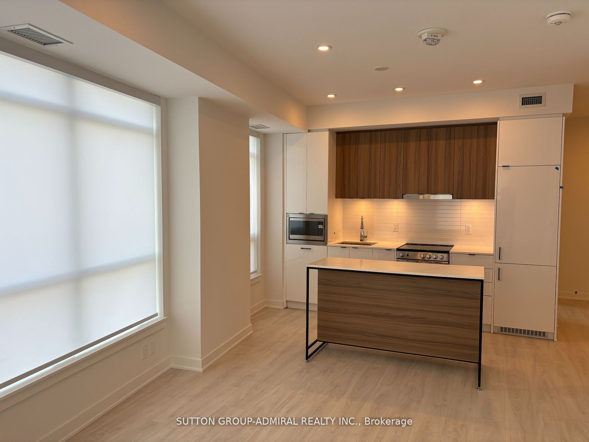 30 Upper Mall Way A1505 Property Photo 4