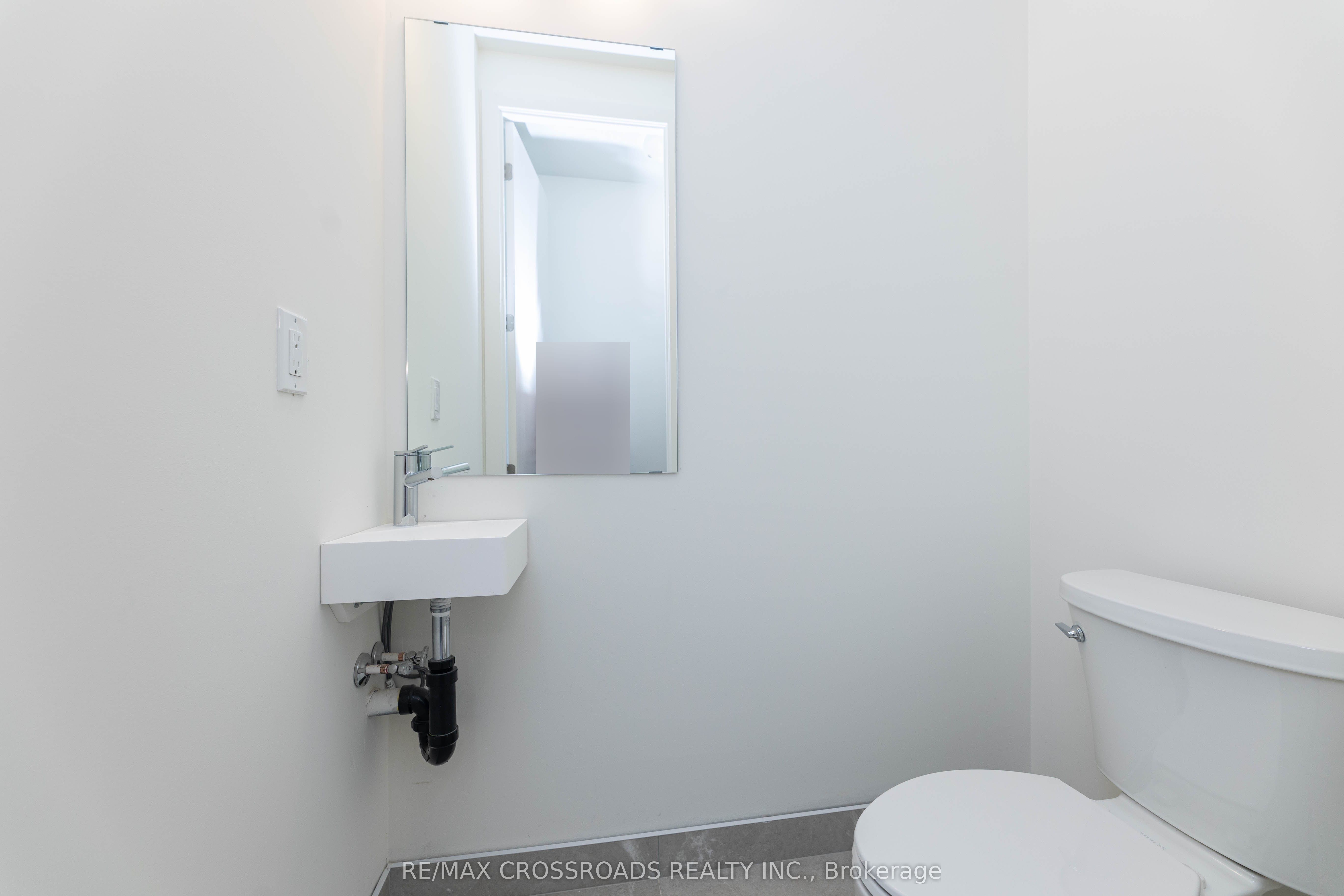 11 David Eyer Road 1503 Property Photo 14