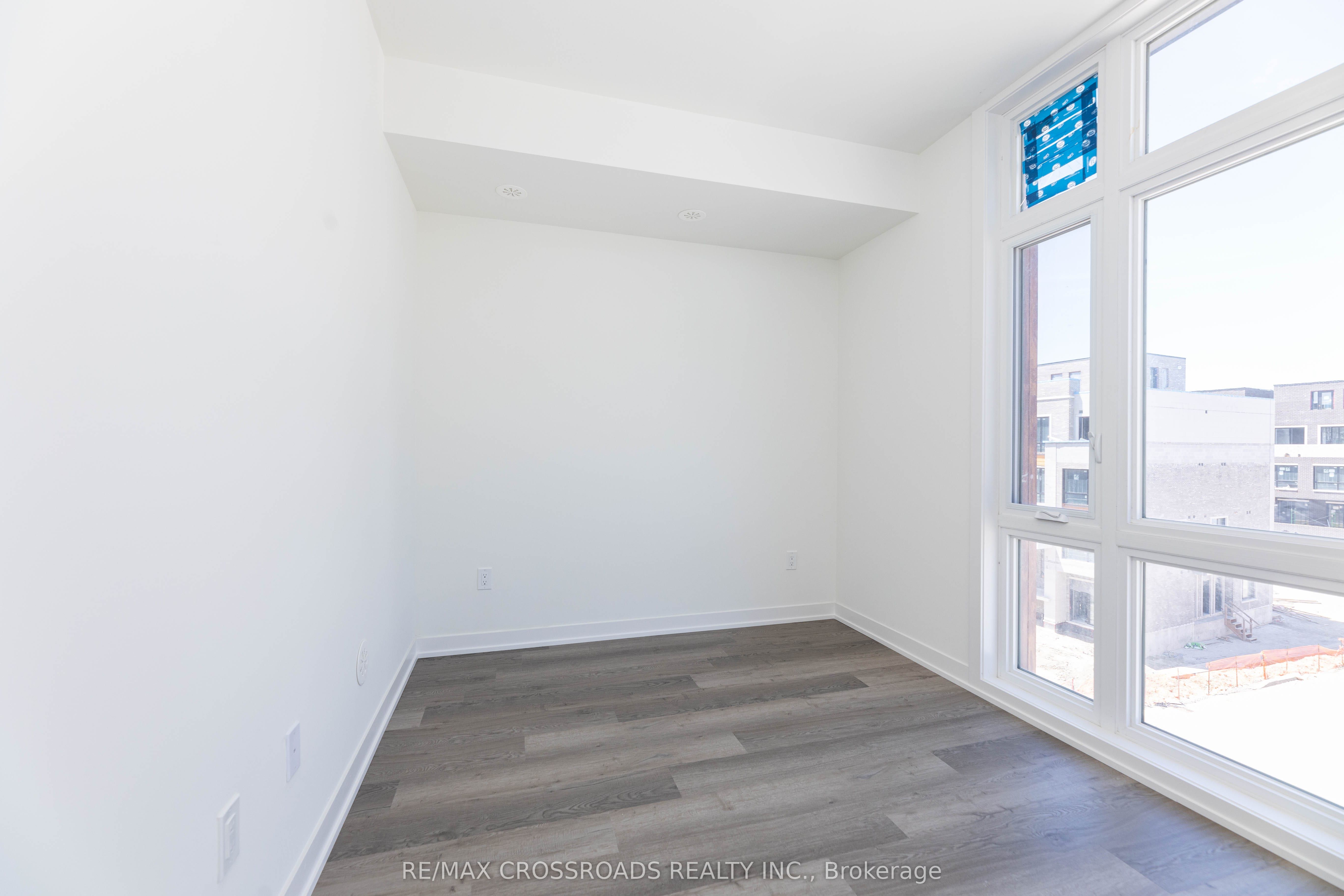 11 David Eyer Road 1503 Property Photo 18