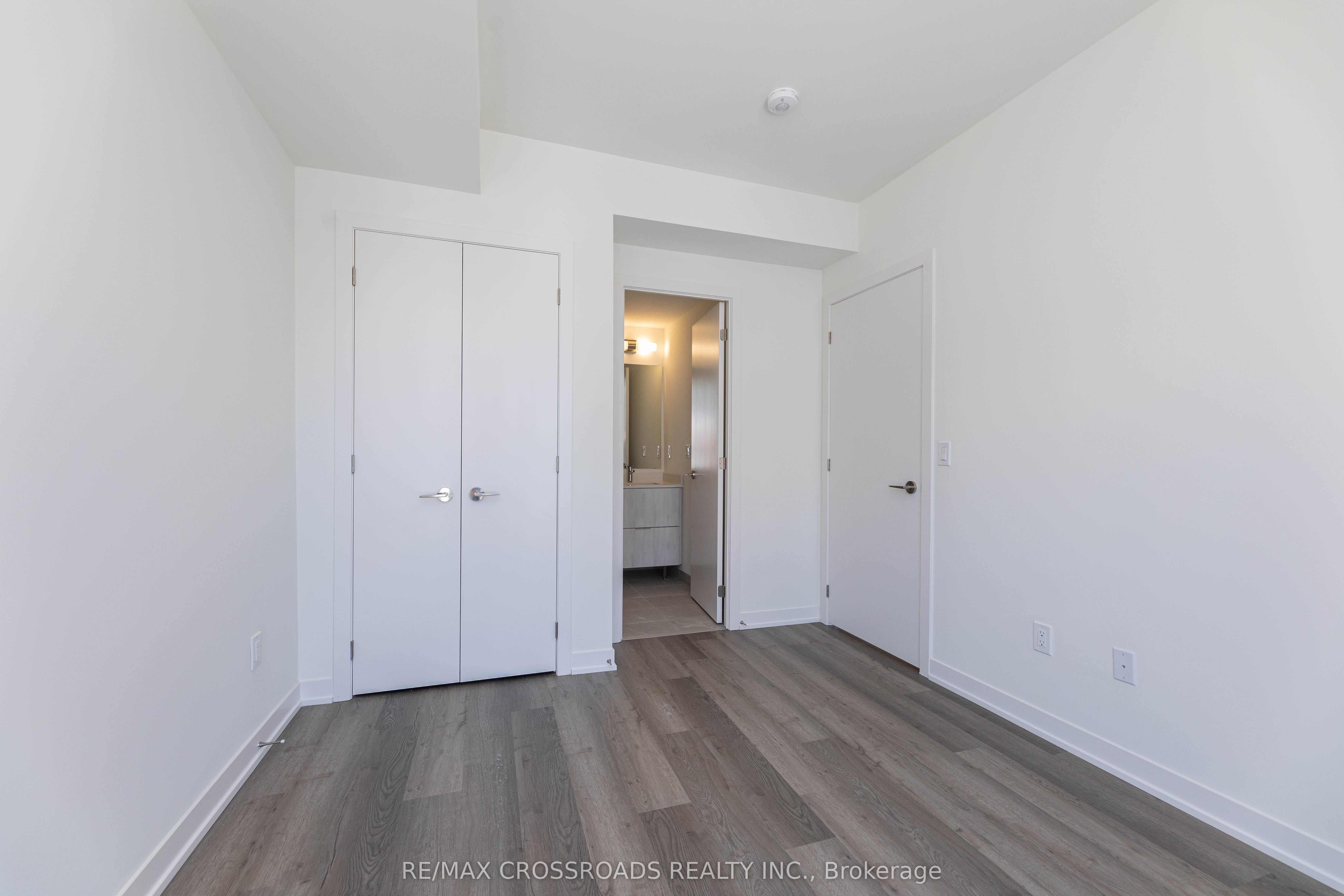 11 David Eyer Road 1503 Property Photo 20