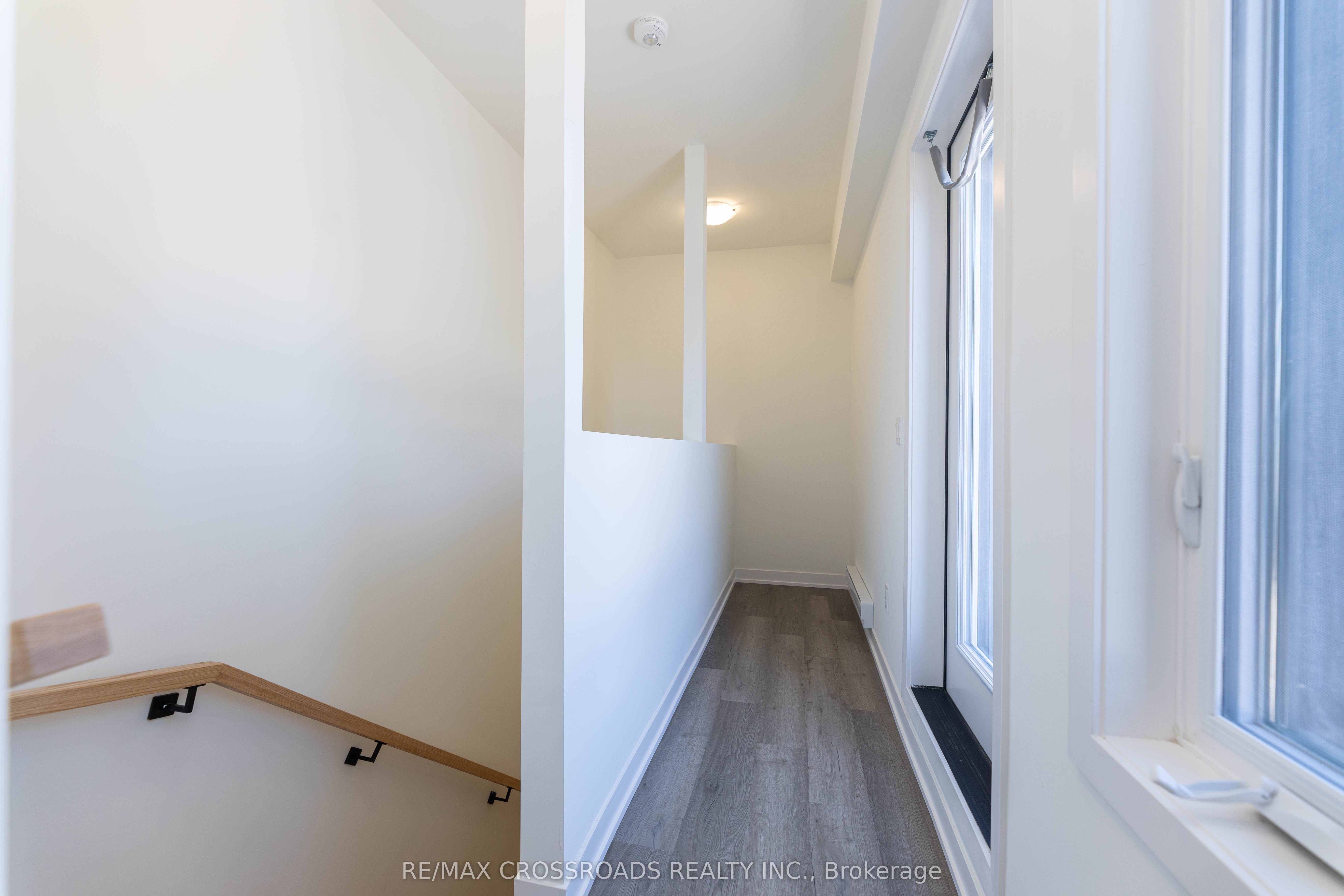 11 David Eyer Road 1503 Property Photo 23