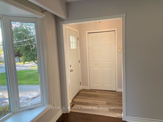 779 Greenfield Crescent Main Property Photo 5