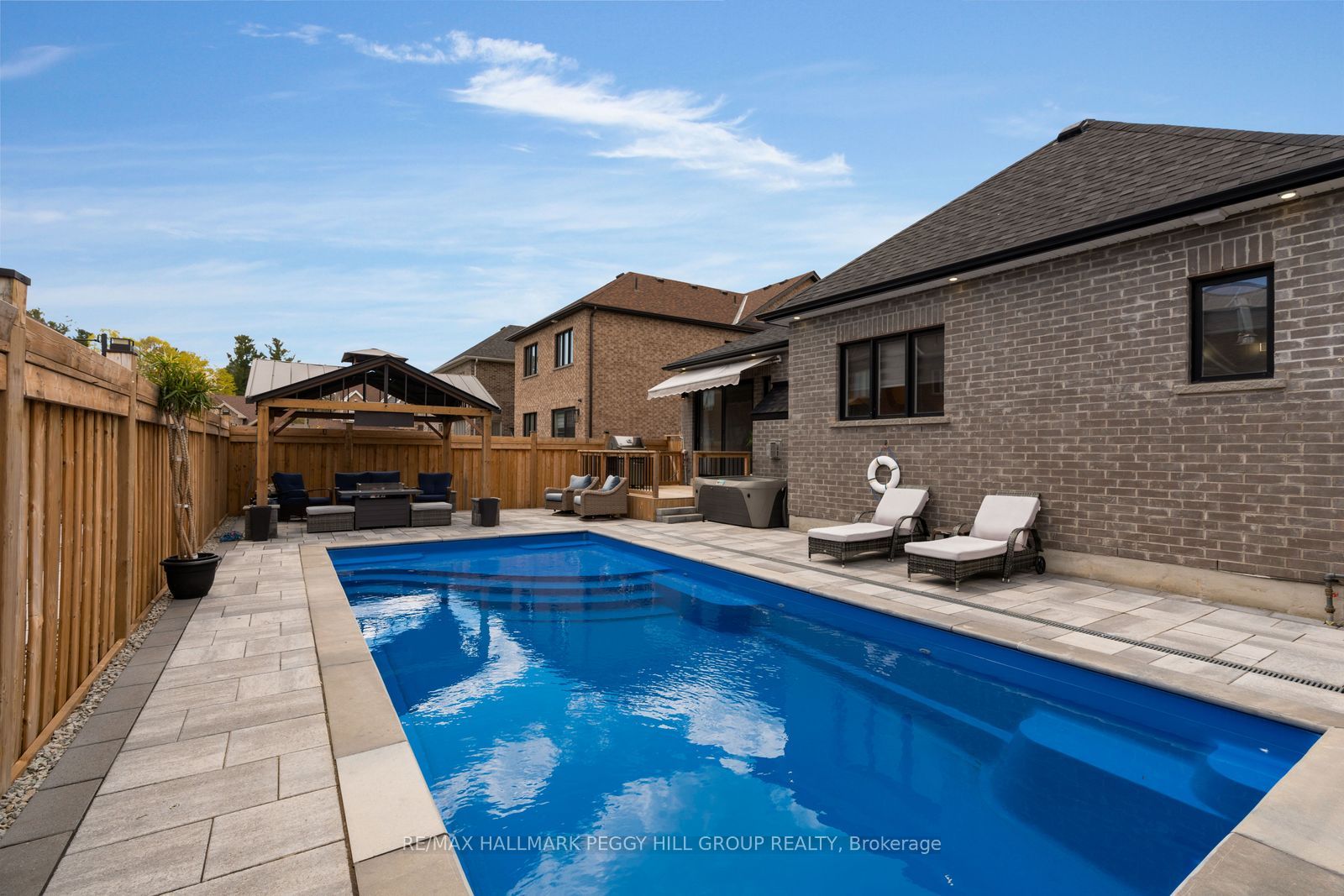 5 Wood Crescent Property Photo 2