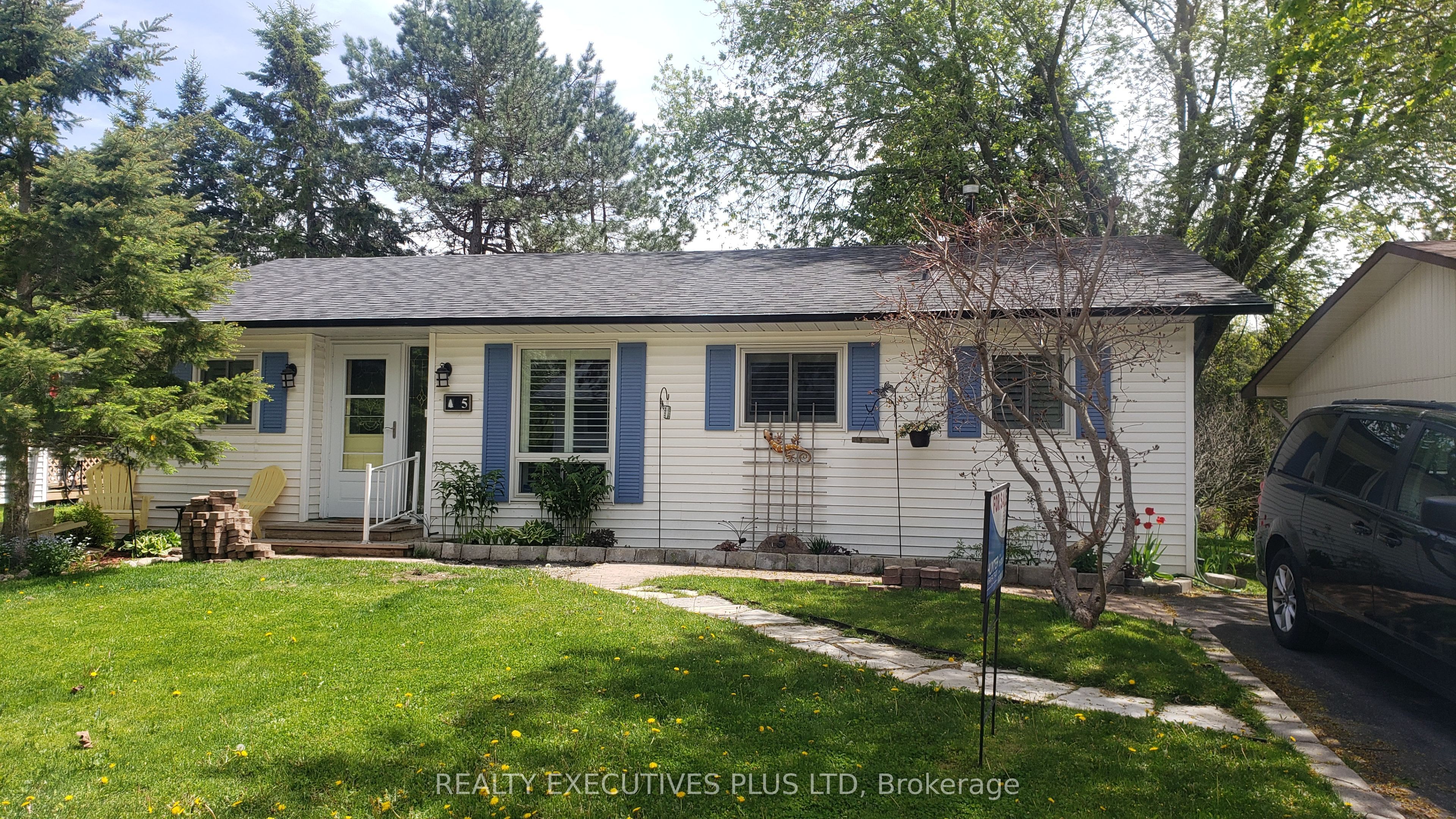 5 Tecumseth Pines Drive Property Photo 4