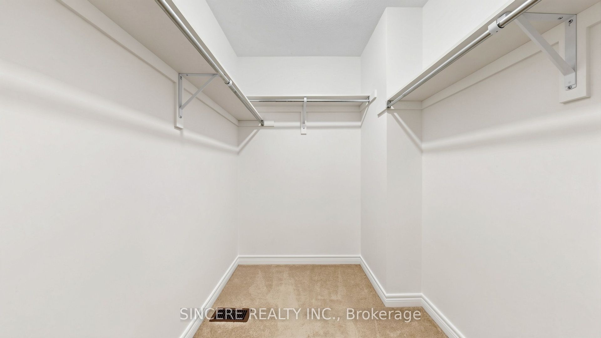 74 Paper Mills Crescent Property Photo 26