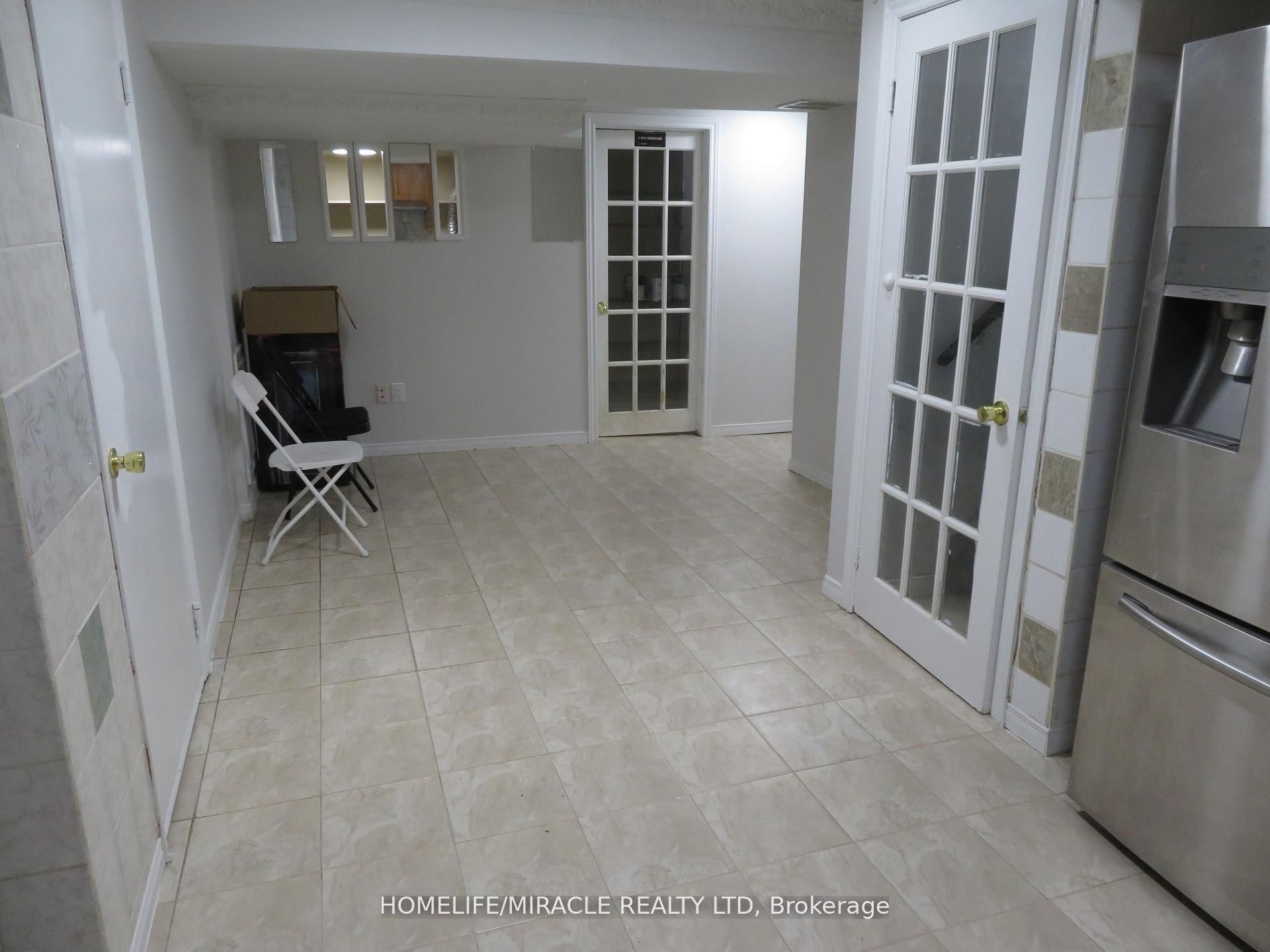 10 Pine Bough Manor Property Photo 3