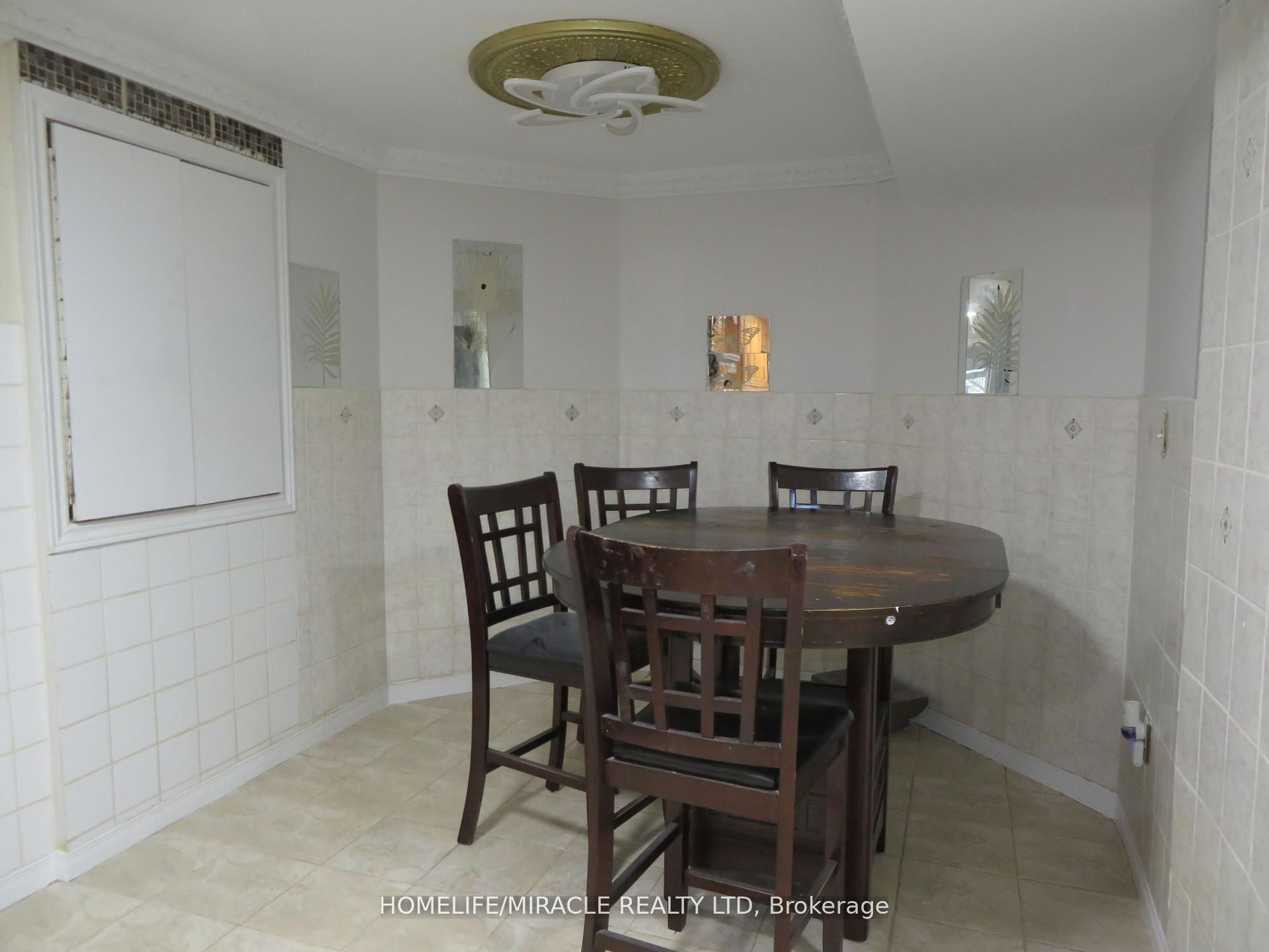 10 Pine Bough Manor Property Photo 7
