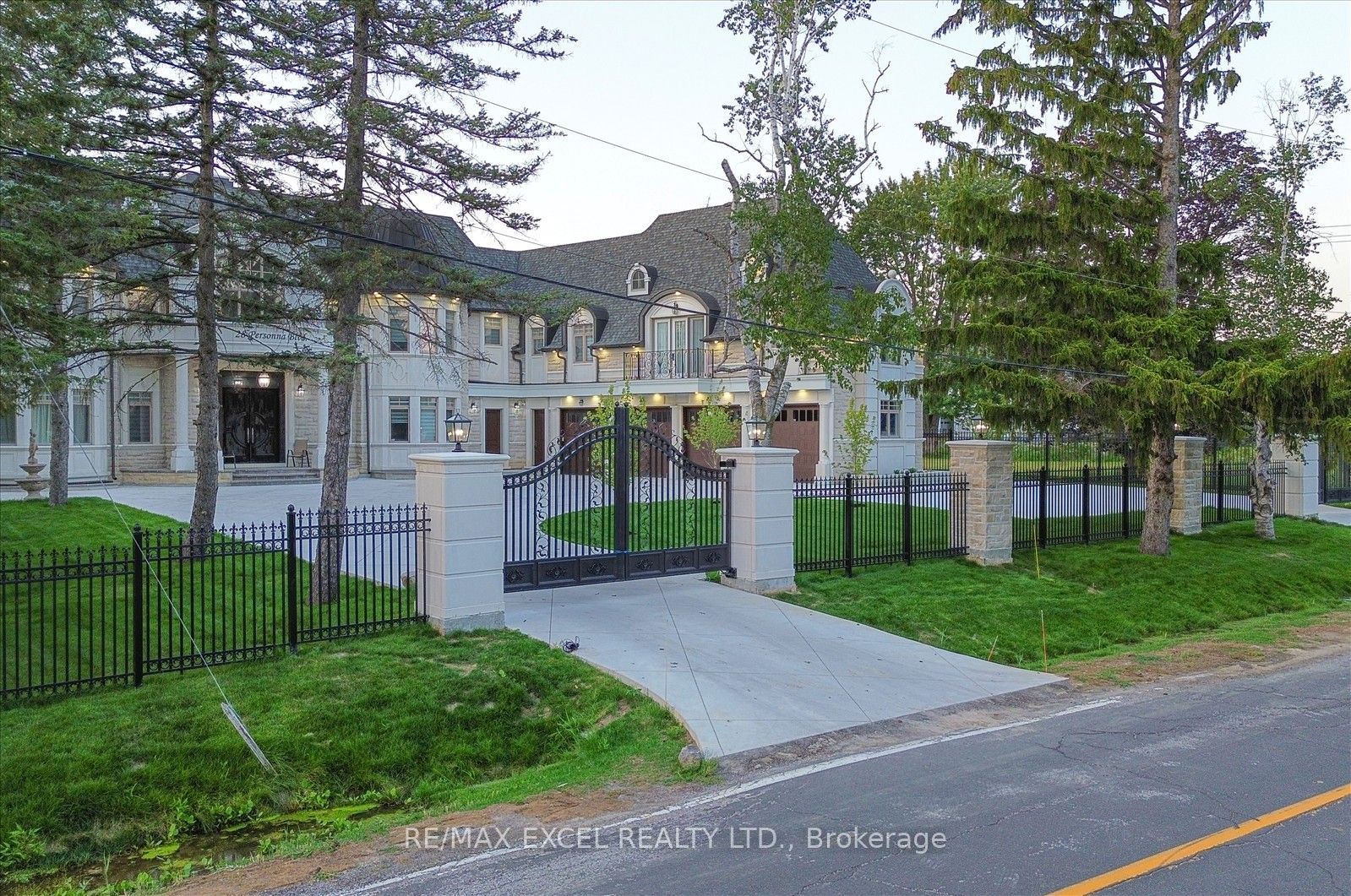 28 Personna Boulevard Property Photo 6