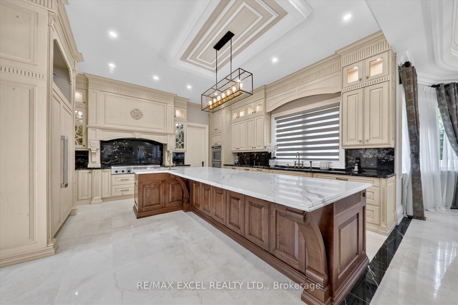 28 Personna Boulevard Property Photo 14