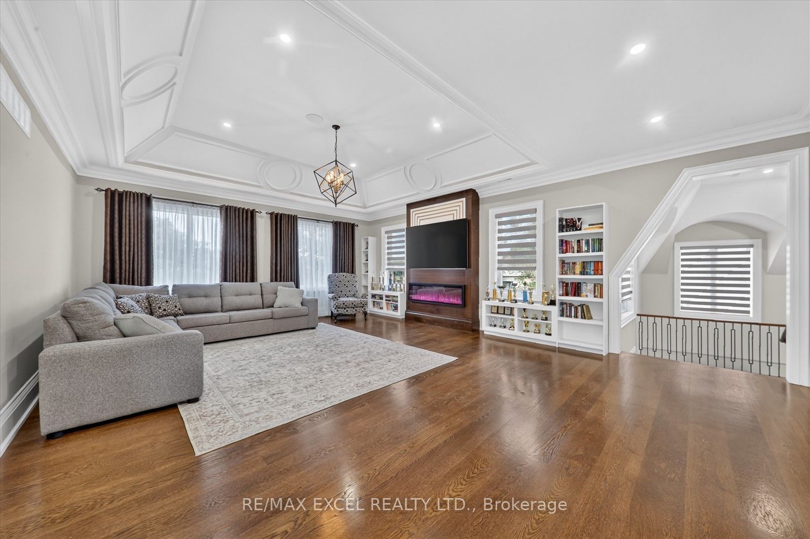 28 Personna Boulevard Property Photo 27