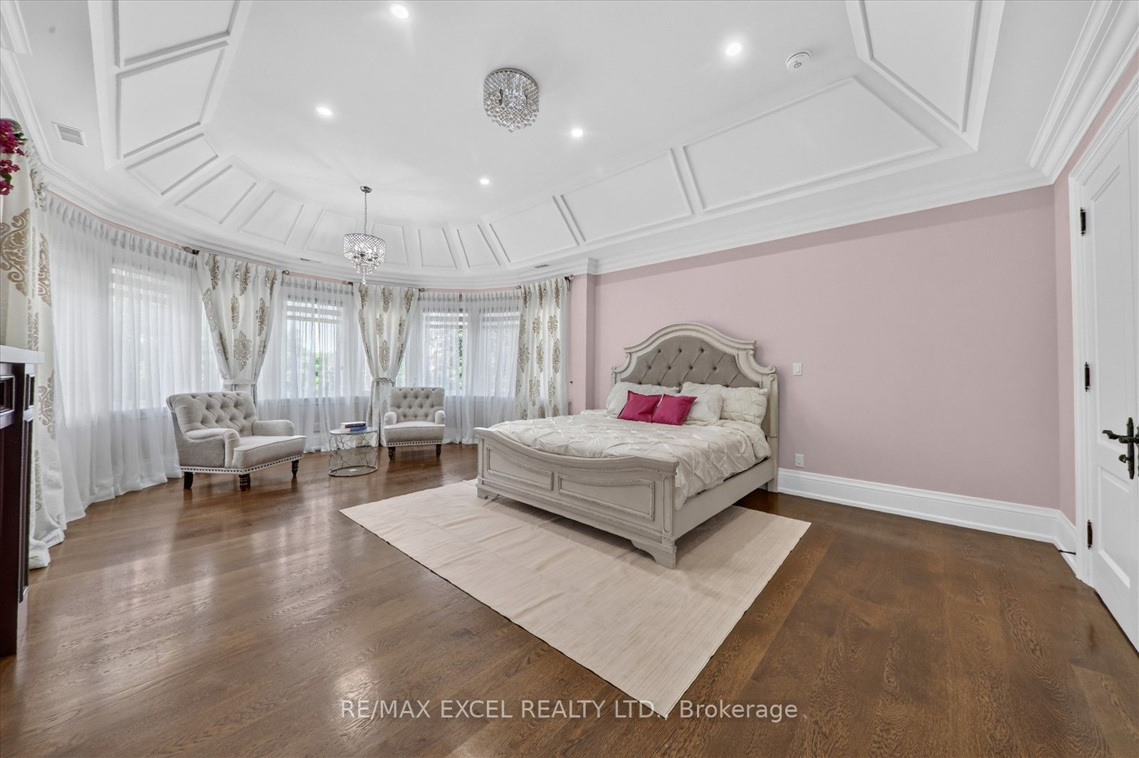 28 Personna Boulevard Property Photo 29