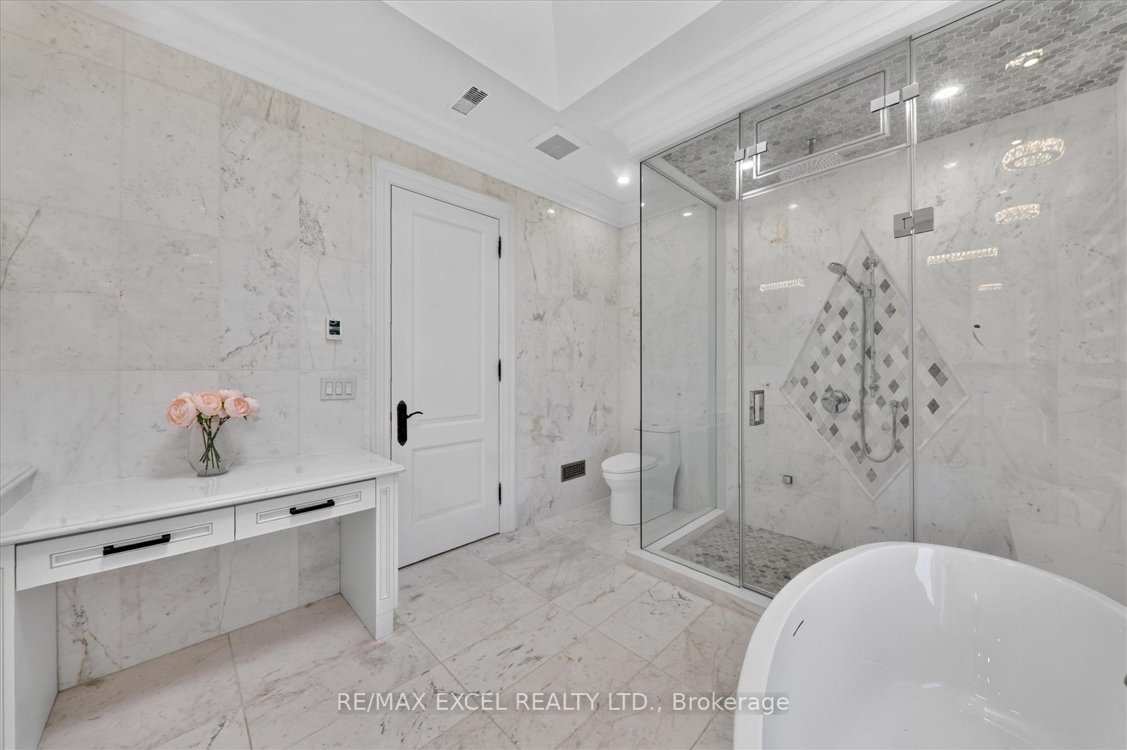 28 Personna Boulevard Property Photo 35
