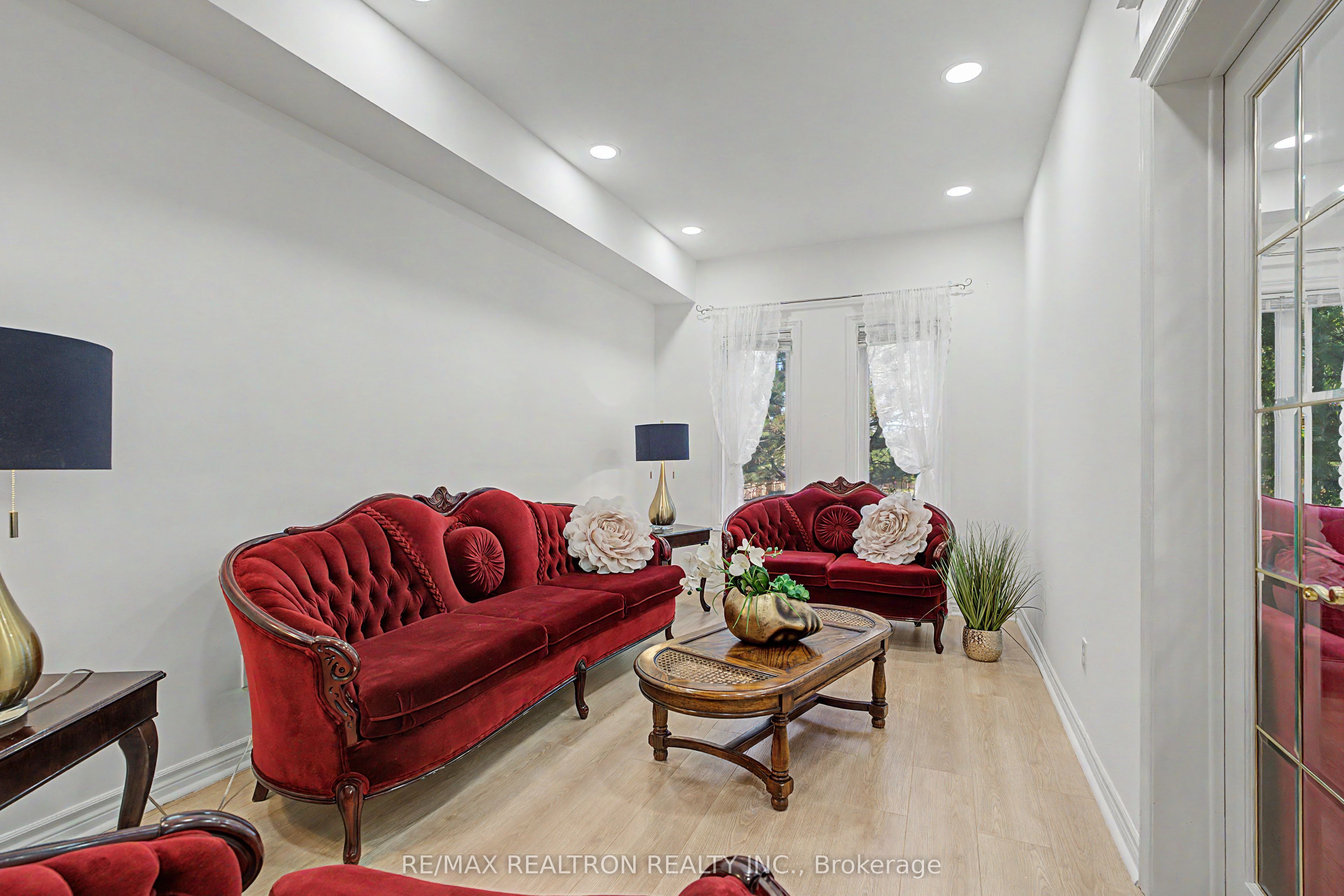 190 Harding Blvd Boulevard W 70 Property Photo 10