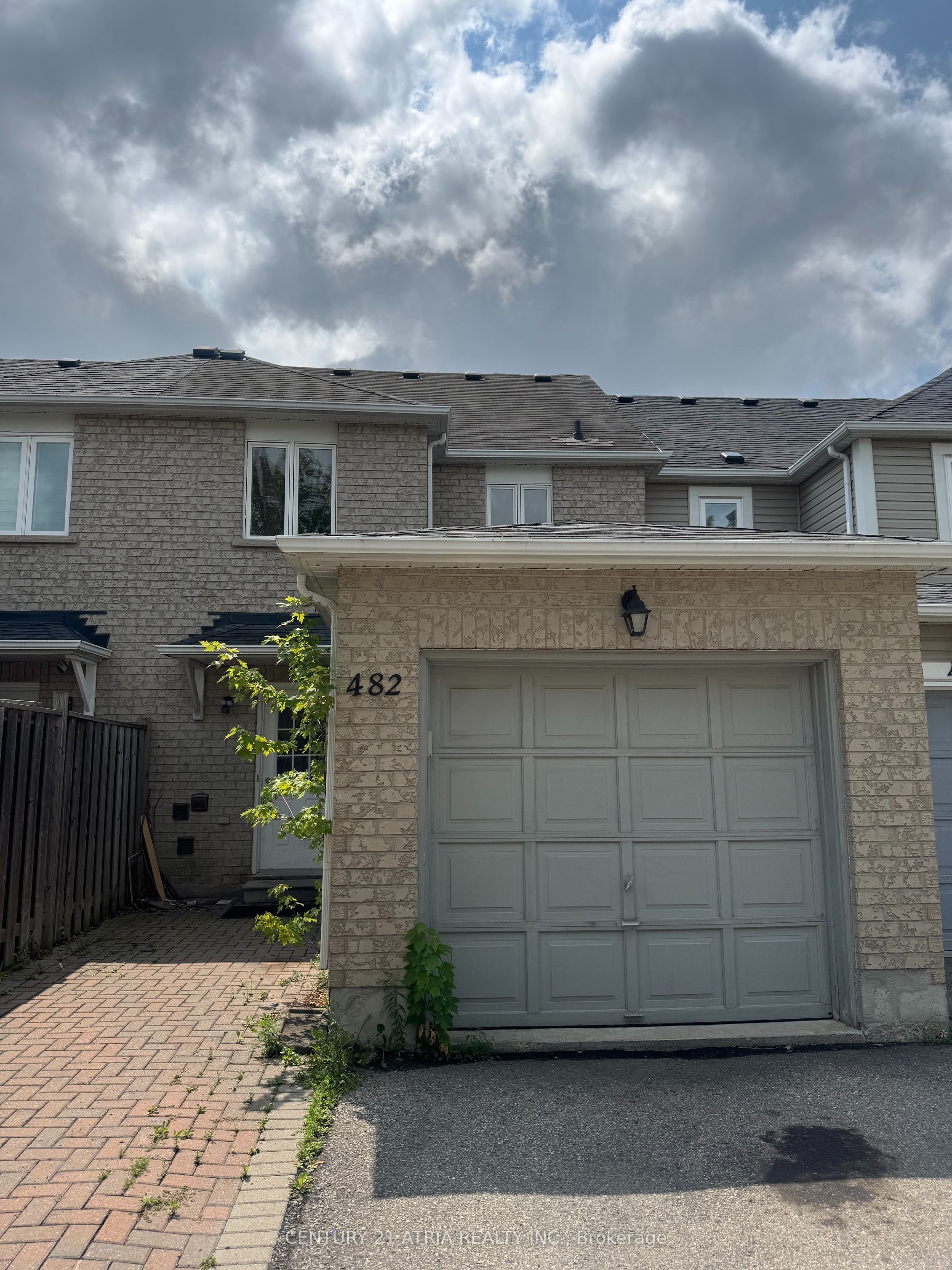 482 Bur Oak Avenue Property Photo 1