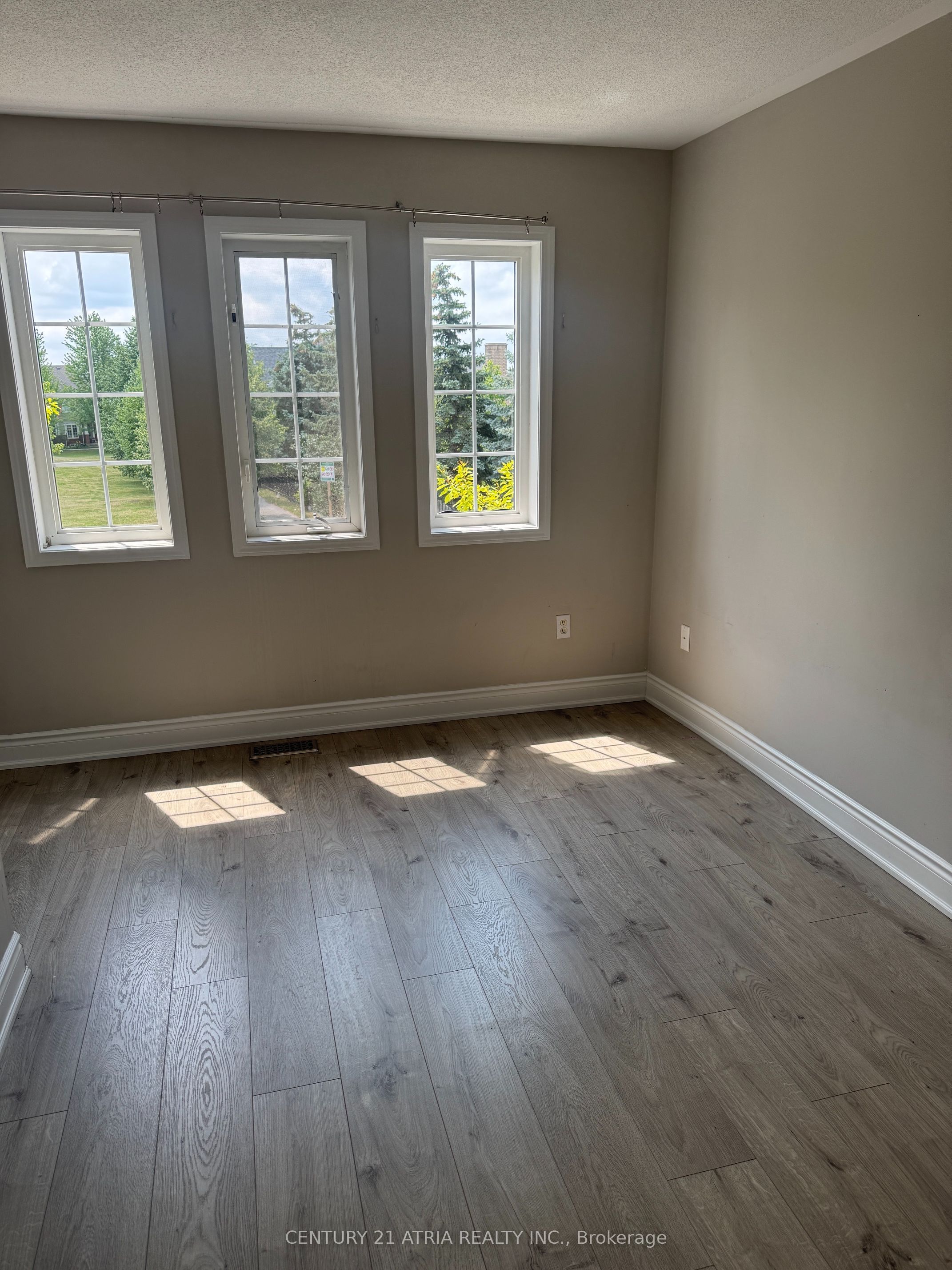 482 Bur Oak Avenue Property Photo 11