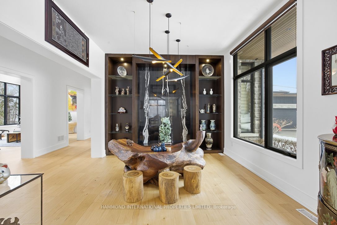 8 Cachet Parkway Property Photo 9