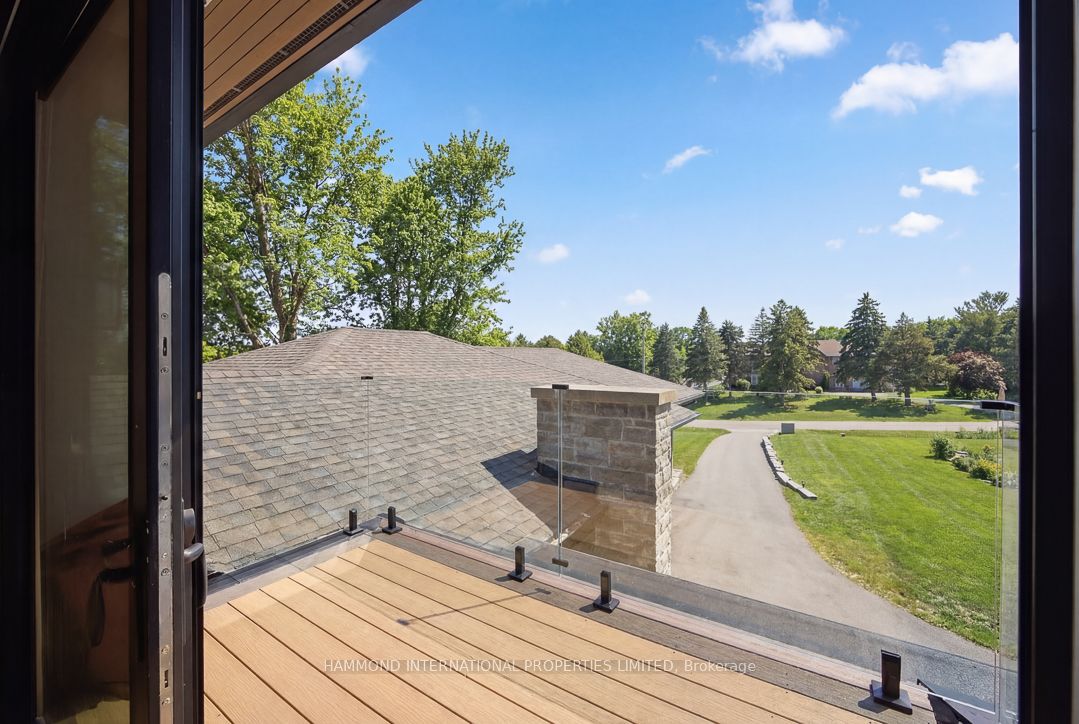 8 Cachet Parkway Property Photo 24