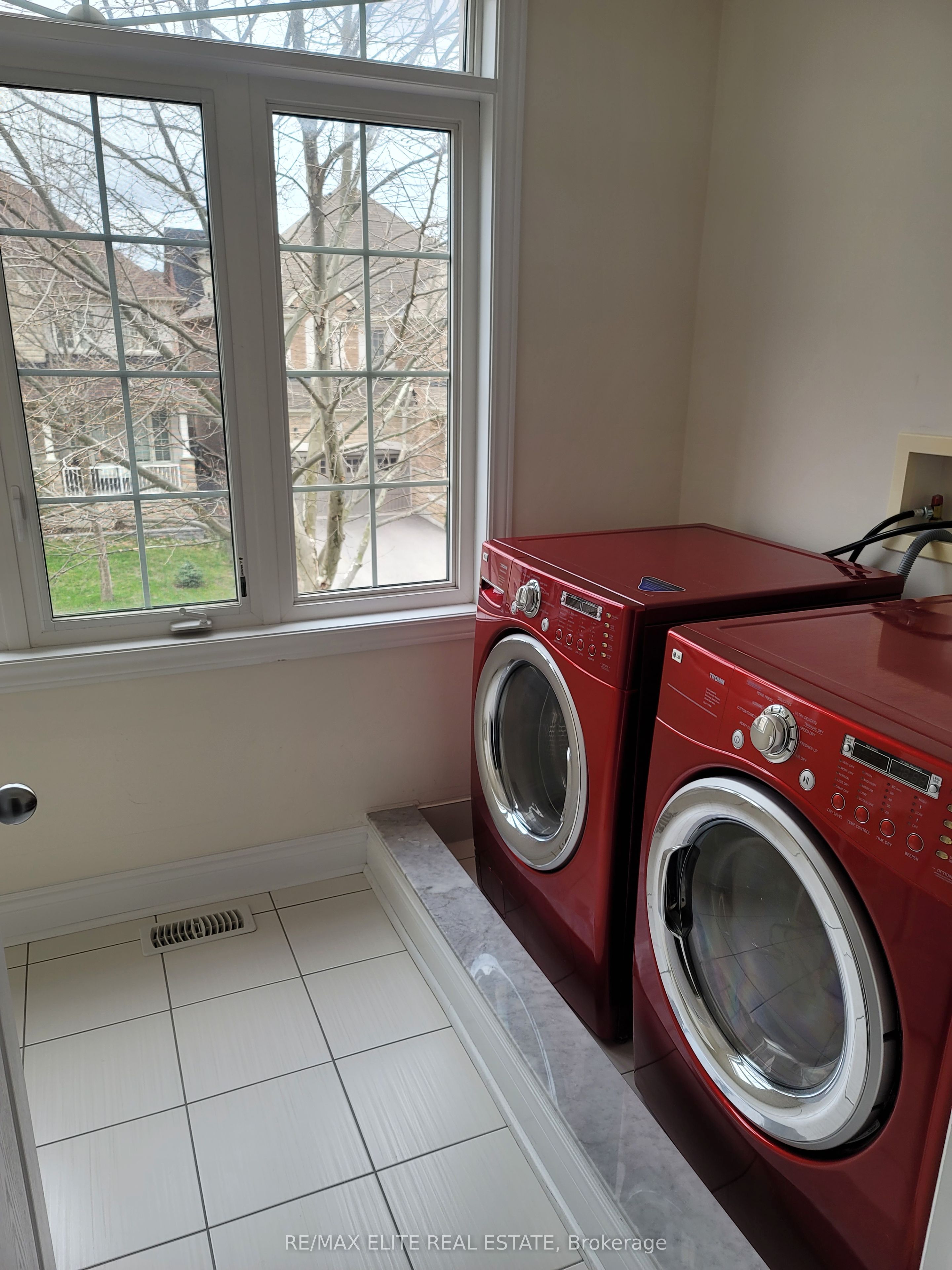 959 Ernest Cousins Circle Property Photo 14