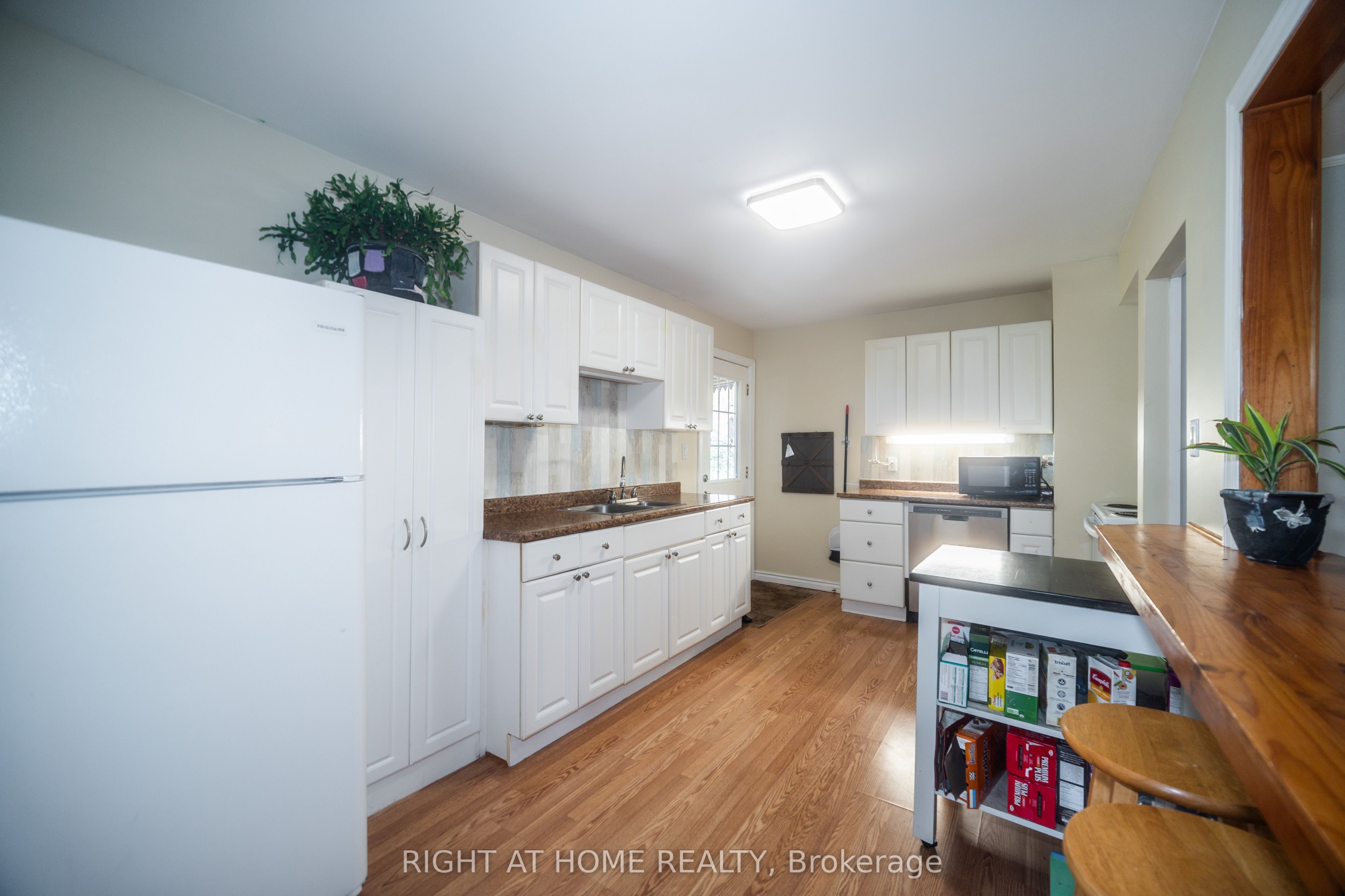 1007 Ferrier Avenue Property Photo 3