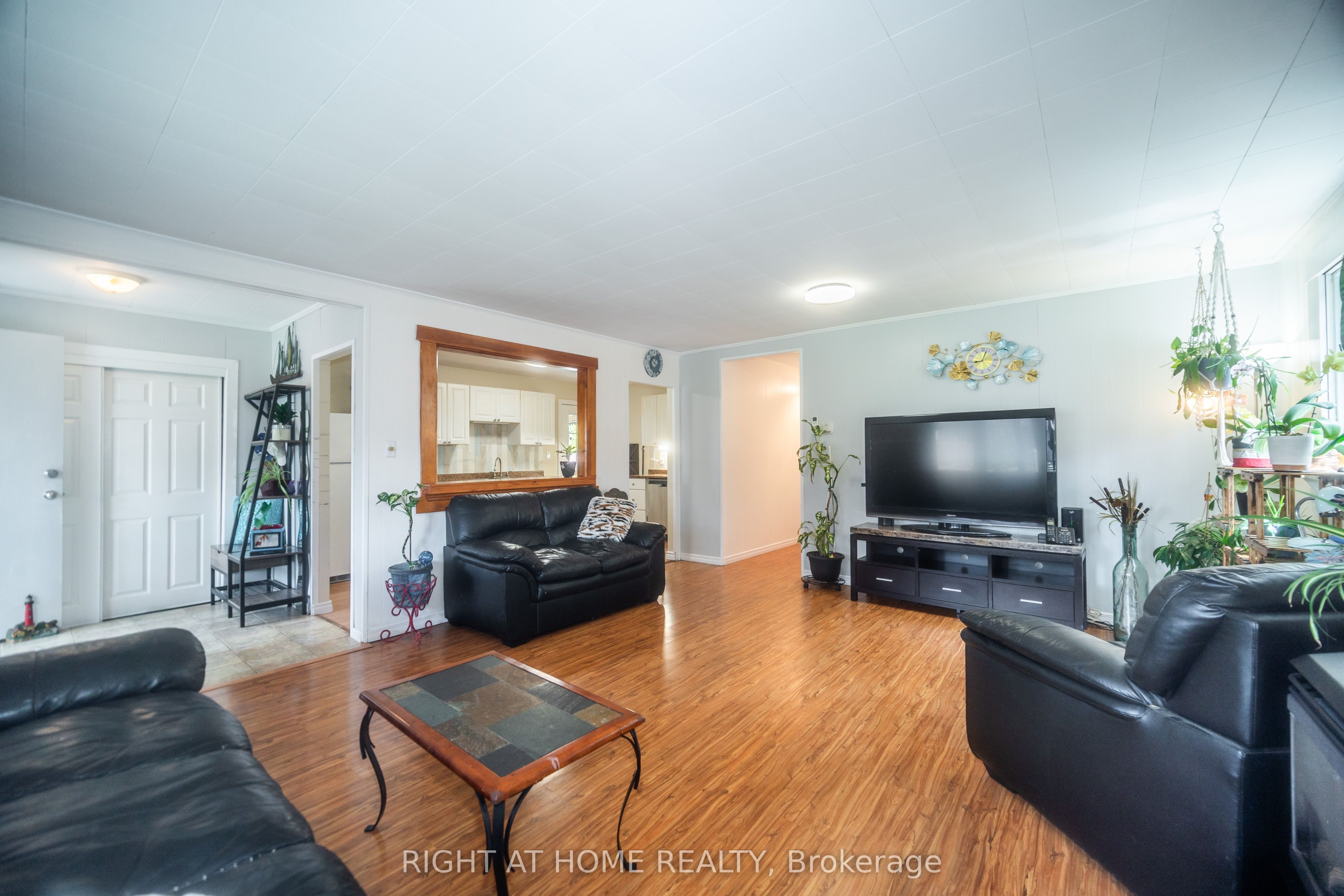 1007 Ferrier Avenue Property Photo 8