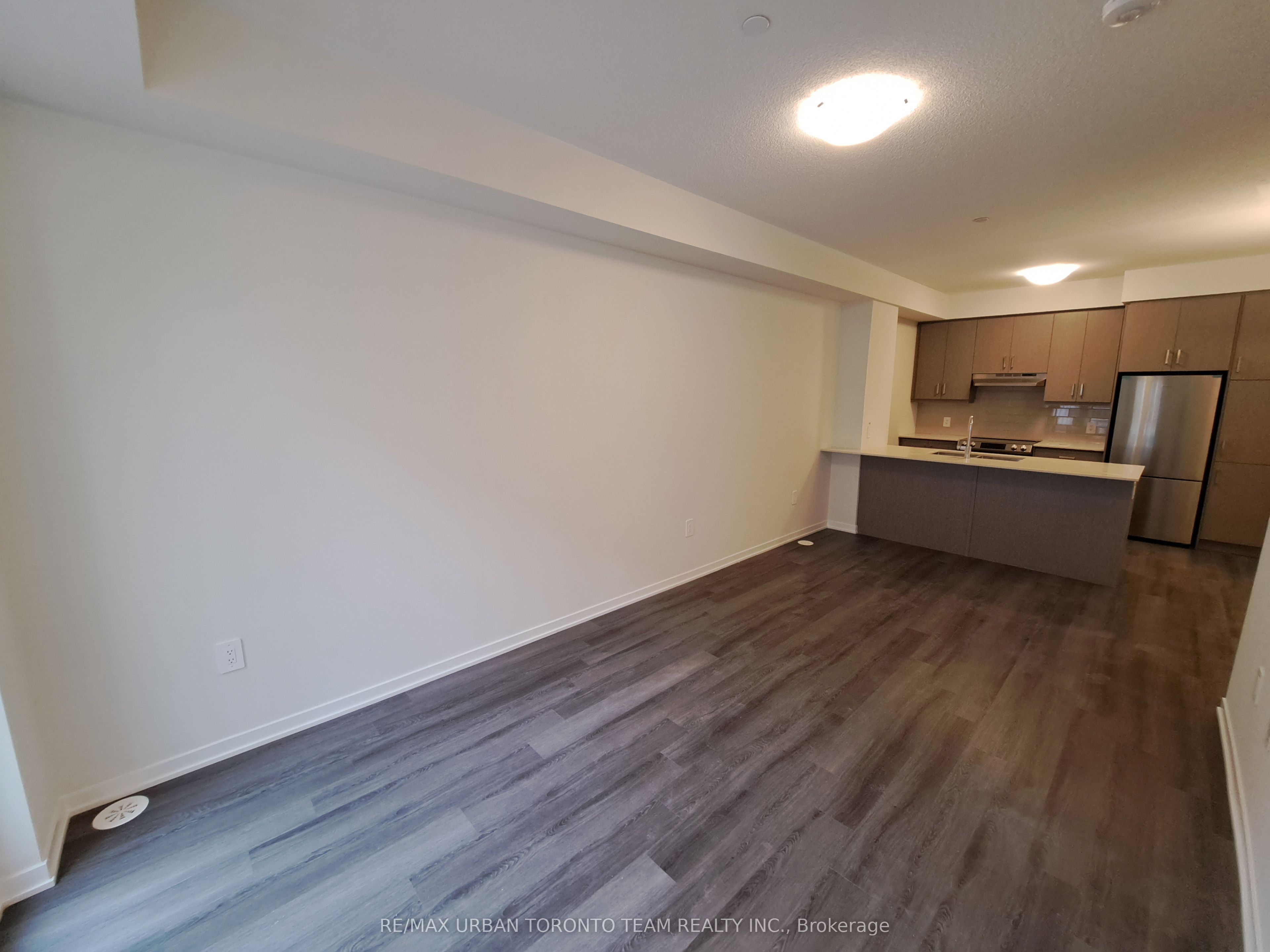 21 Honeycrisp Crescent 45 Property Photo 2