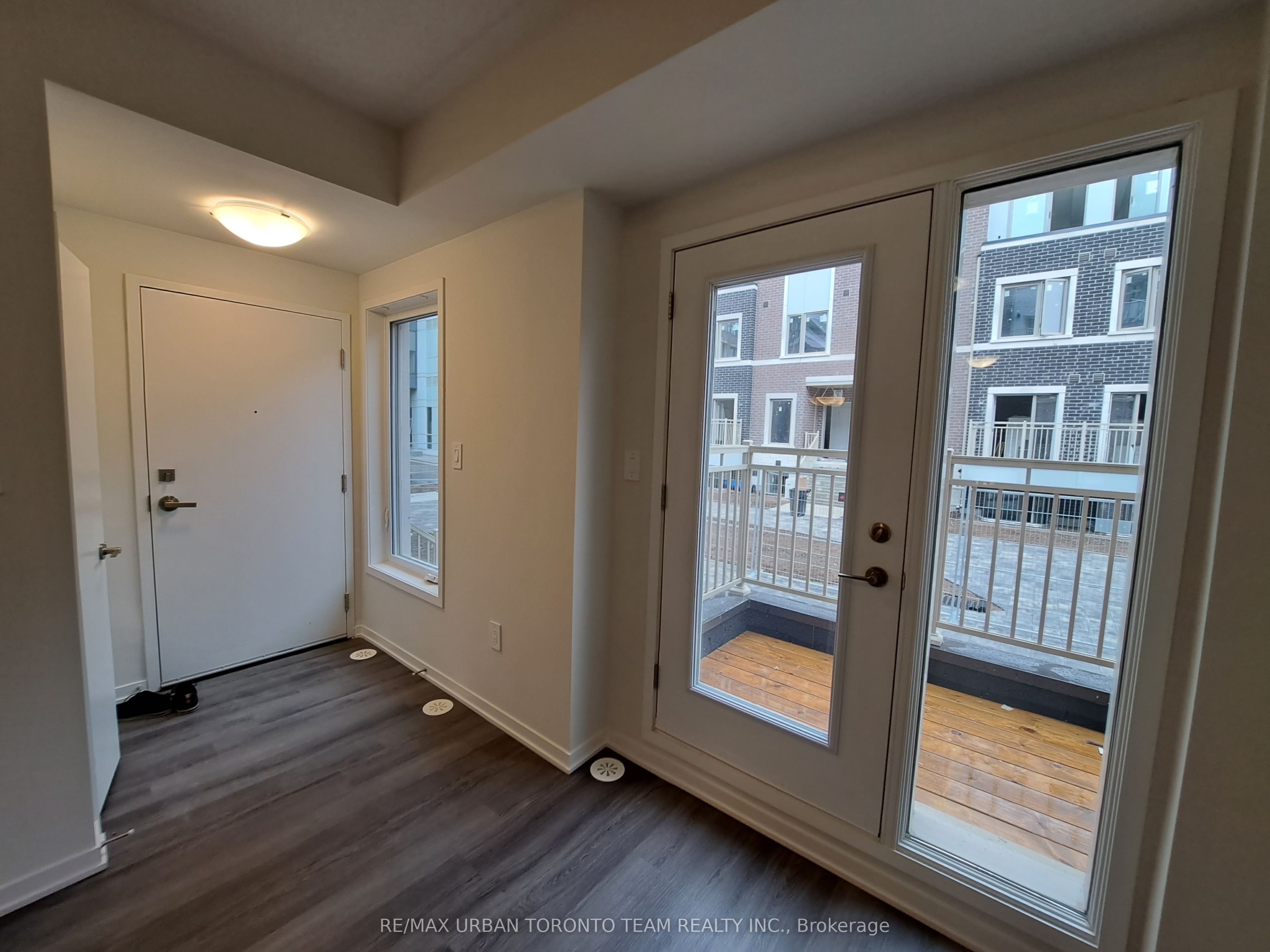 21 Honeycrisp Crescent 45 Property Photo 3