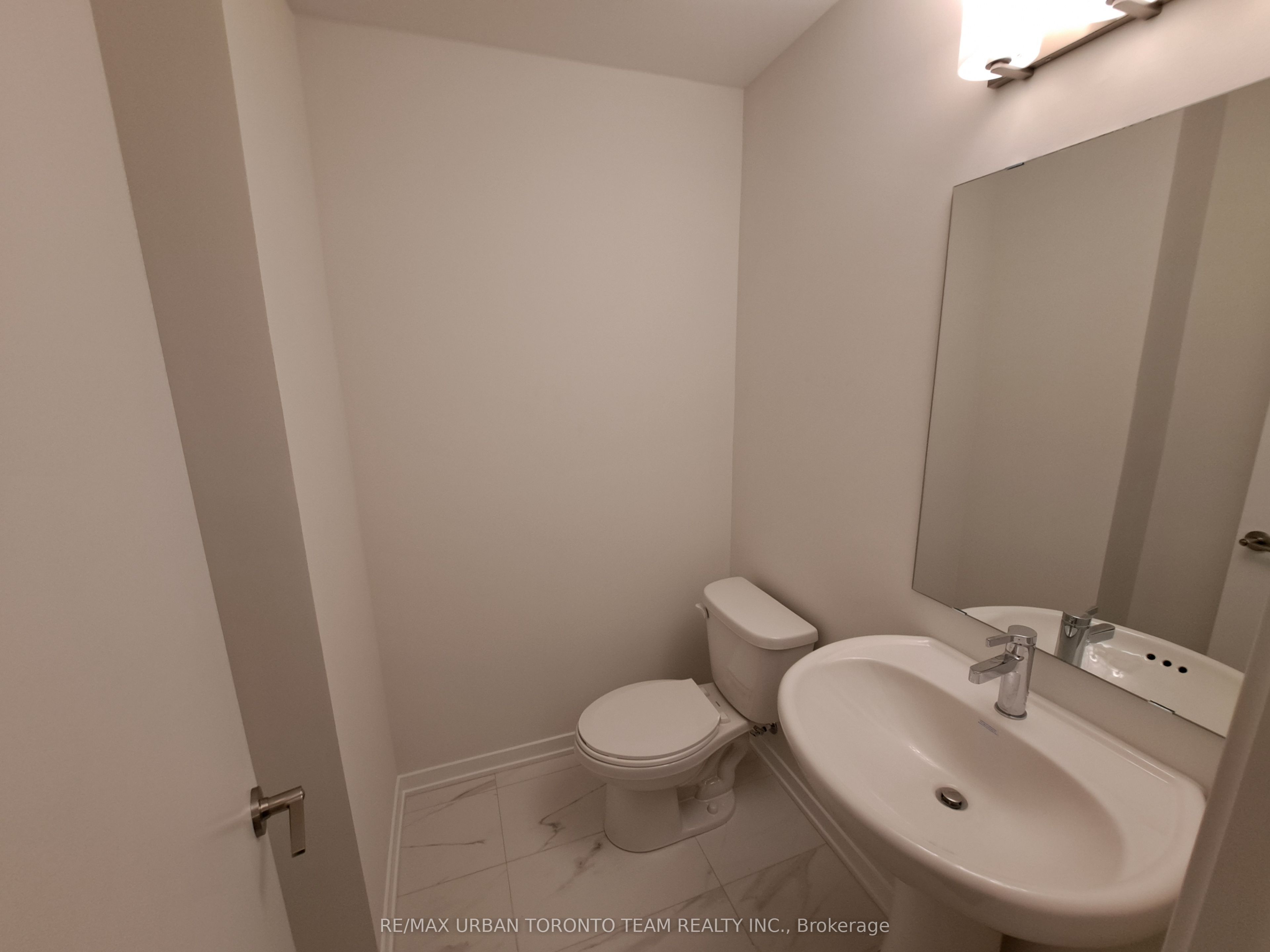 21 Honeycrisp Crescent 45 Property Photo 7