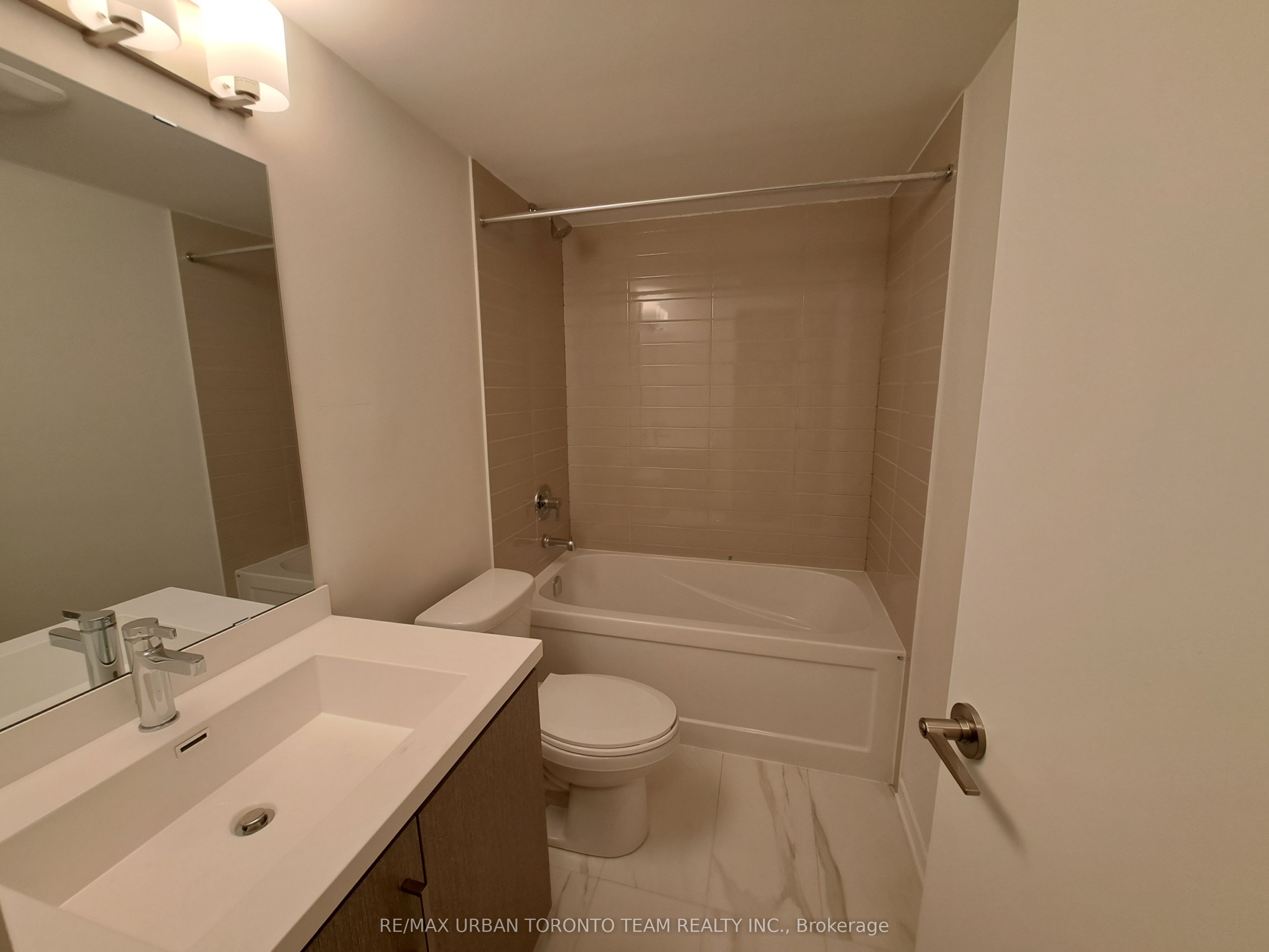 21 Honeycrisp Crescent 45 Property Photo 8