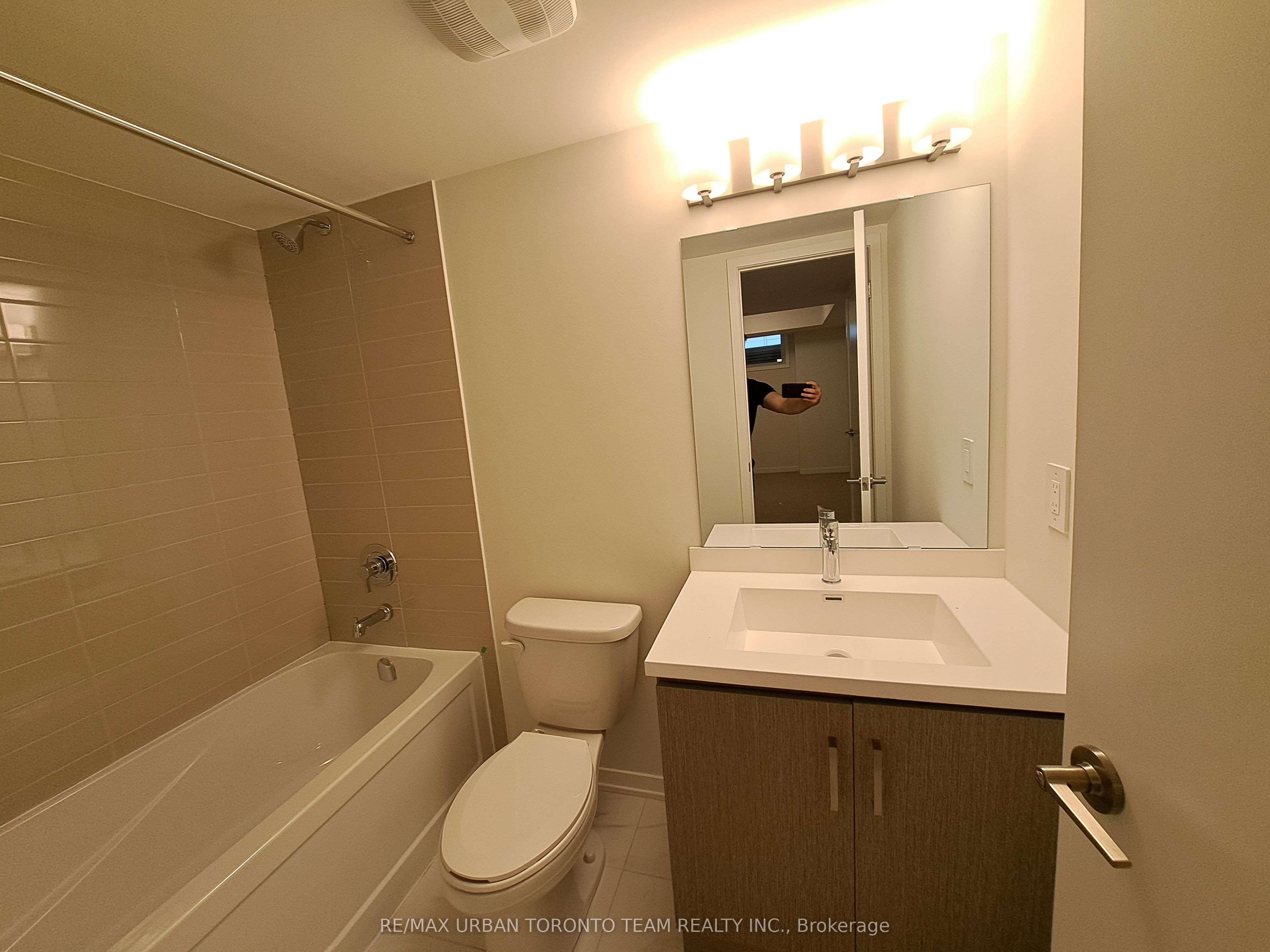 21 Honeycrisp Crescent 45 Property Photo 13