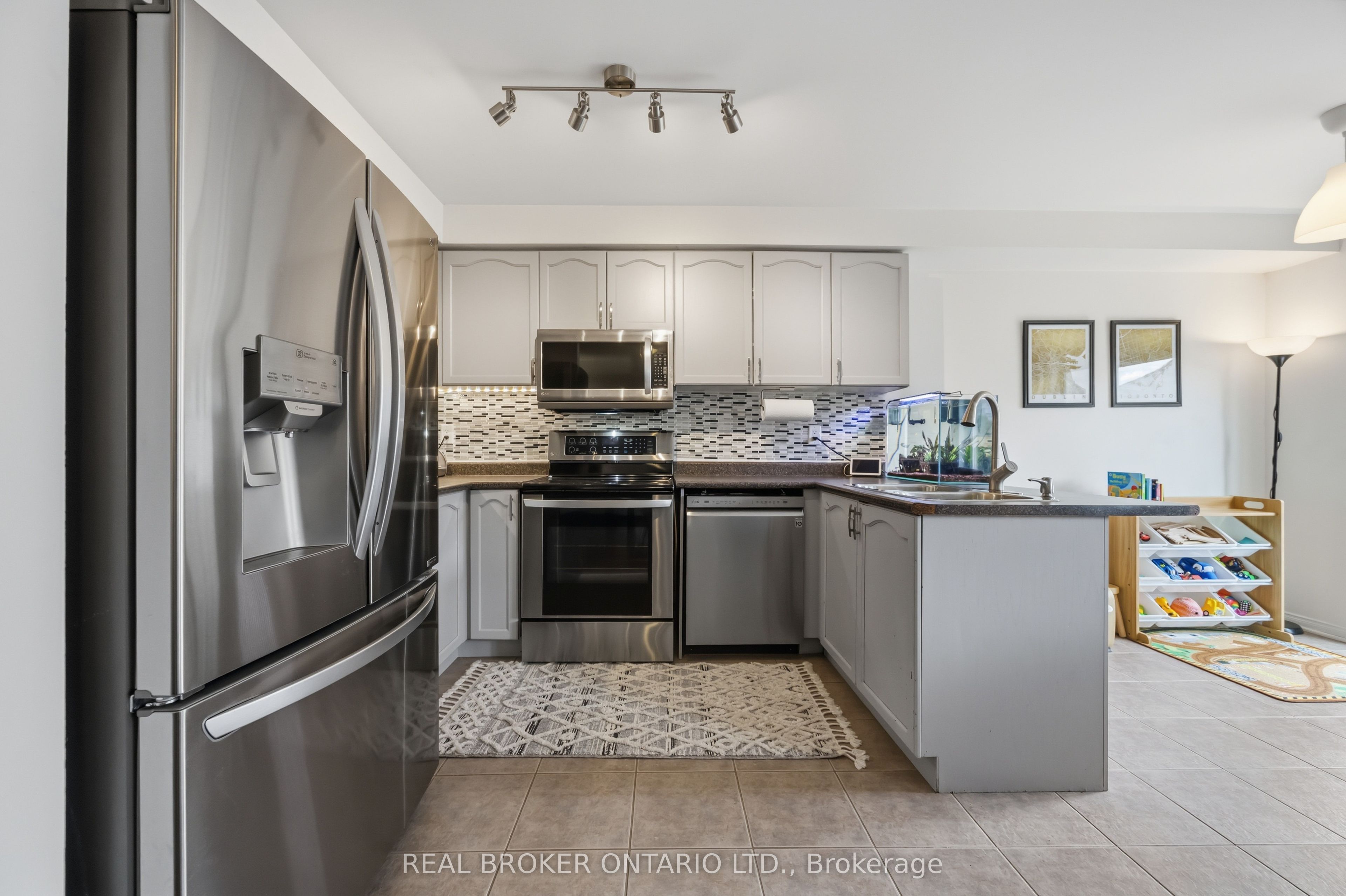 86 Coleridge Drive Property Photo 14