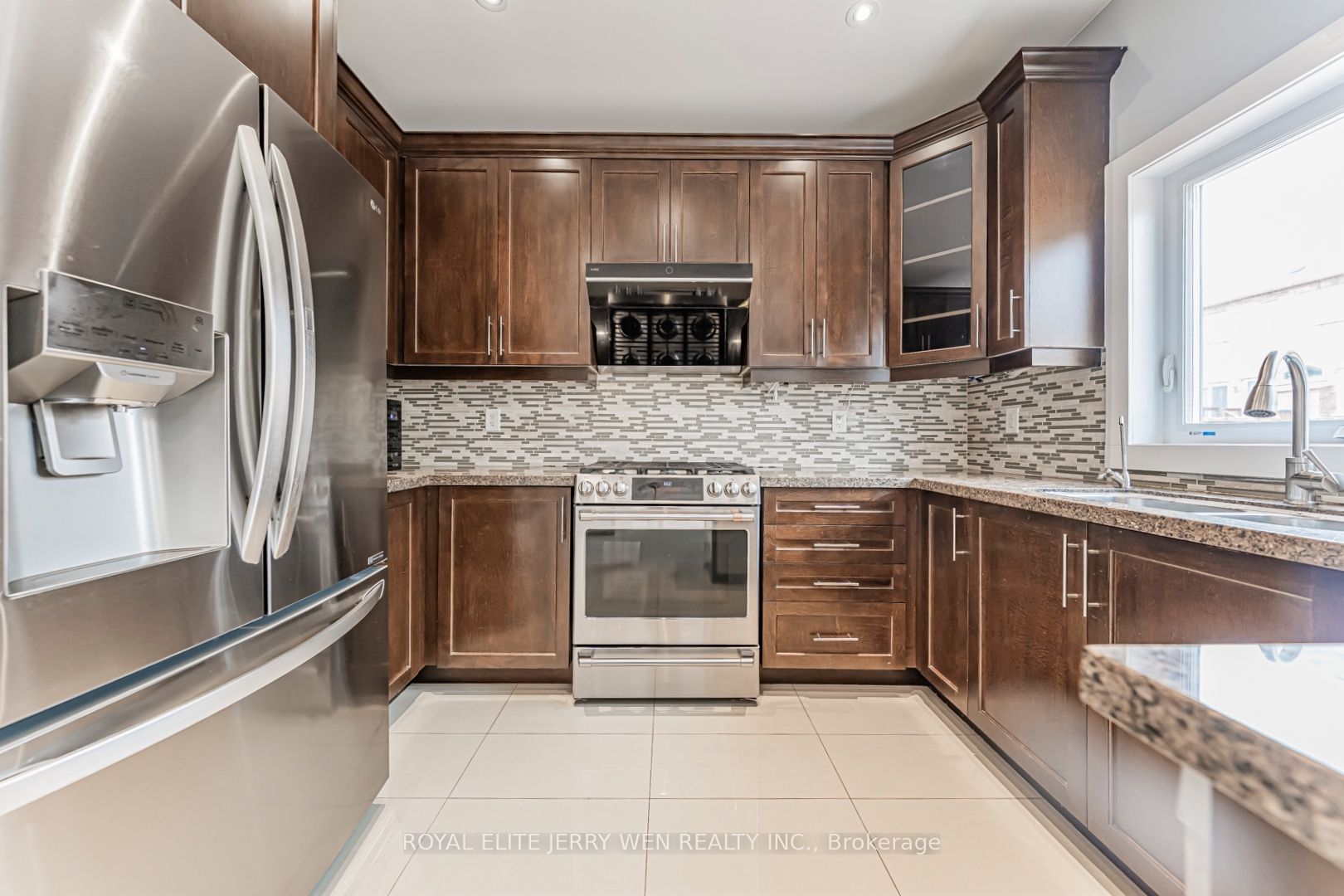 176 District Avenue Property Photo 6