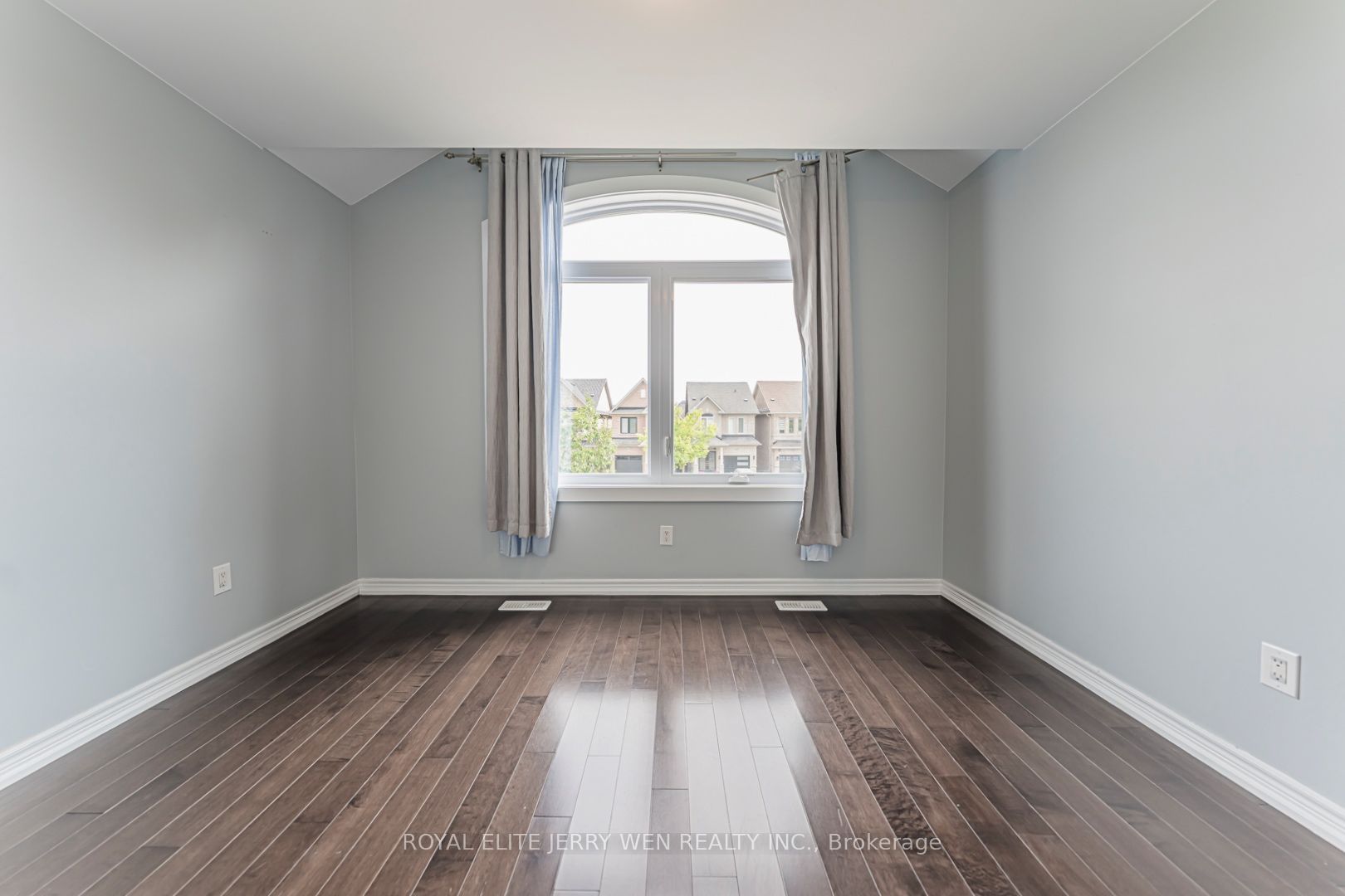 176 District Avenue Property Photo 15