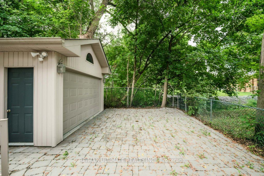 5737 Lakeshore Road Property Photo 42