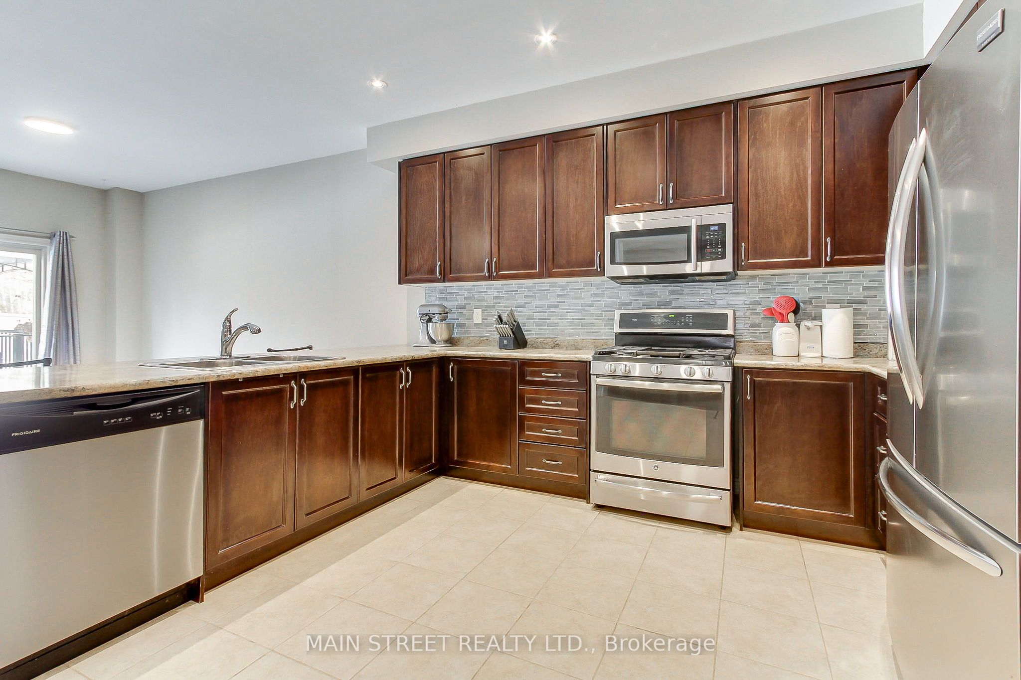 42 Prosser Crescent Property Photo 9