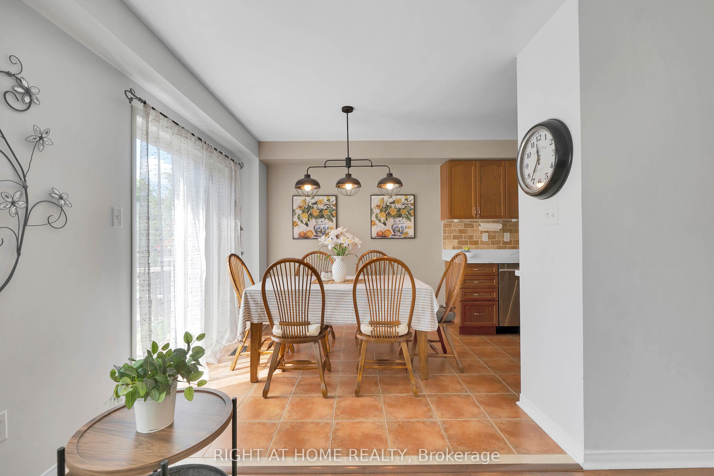 204 Burgess Crescent Property Photo 6