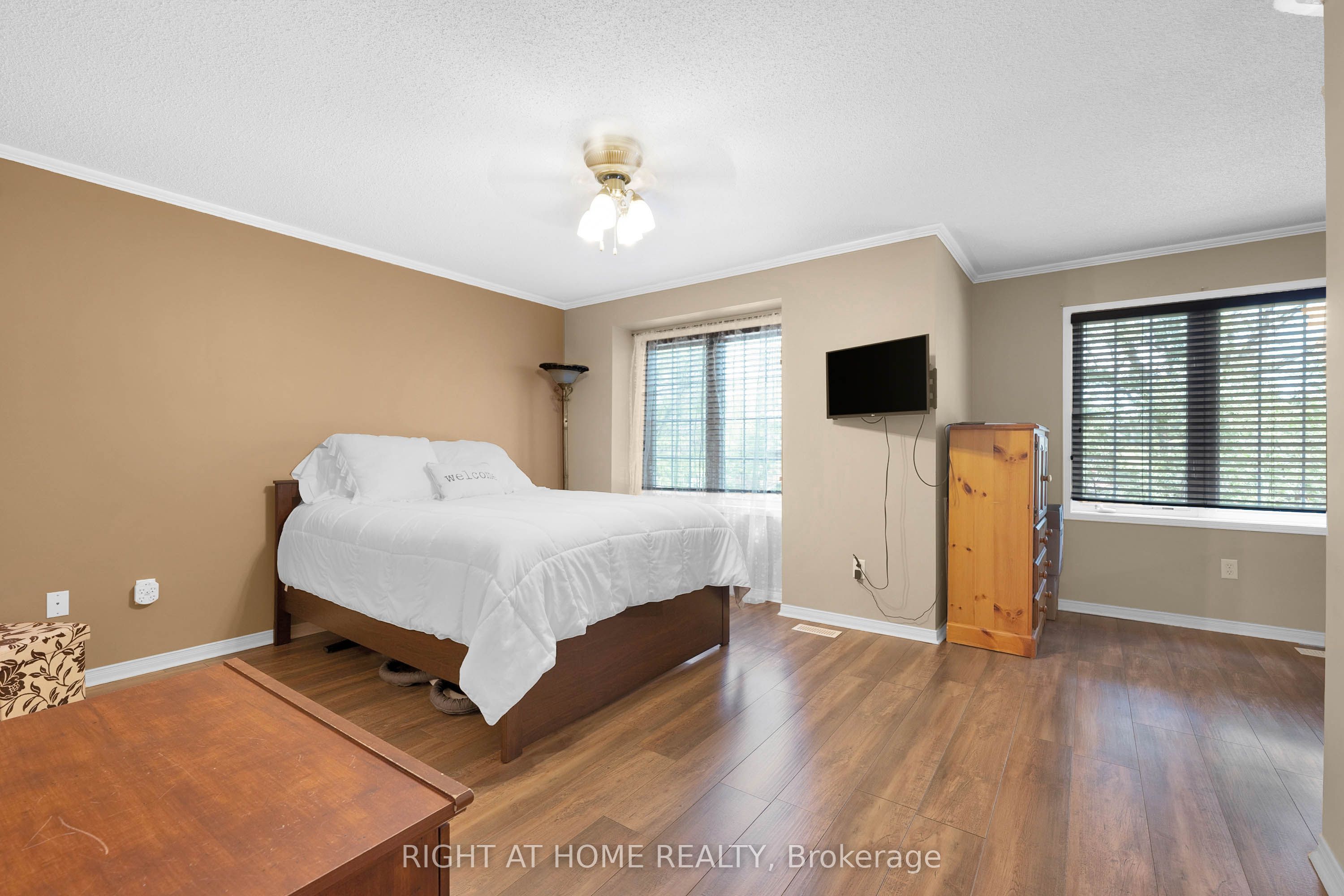 204 Burgess Crescent Property Photo 9