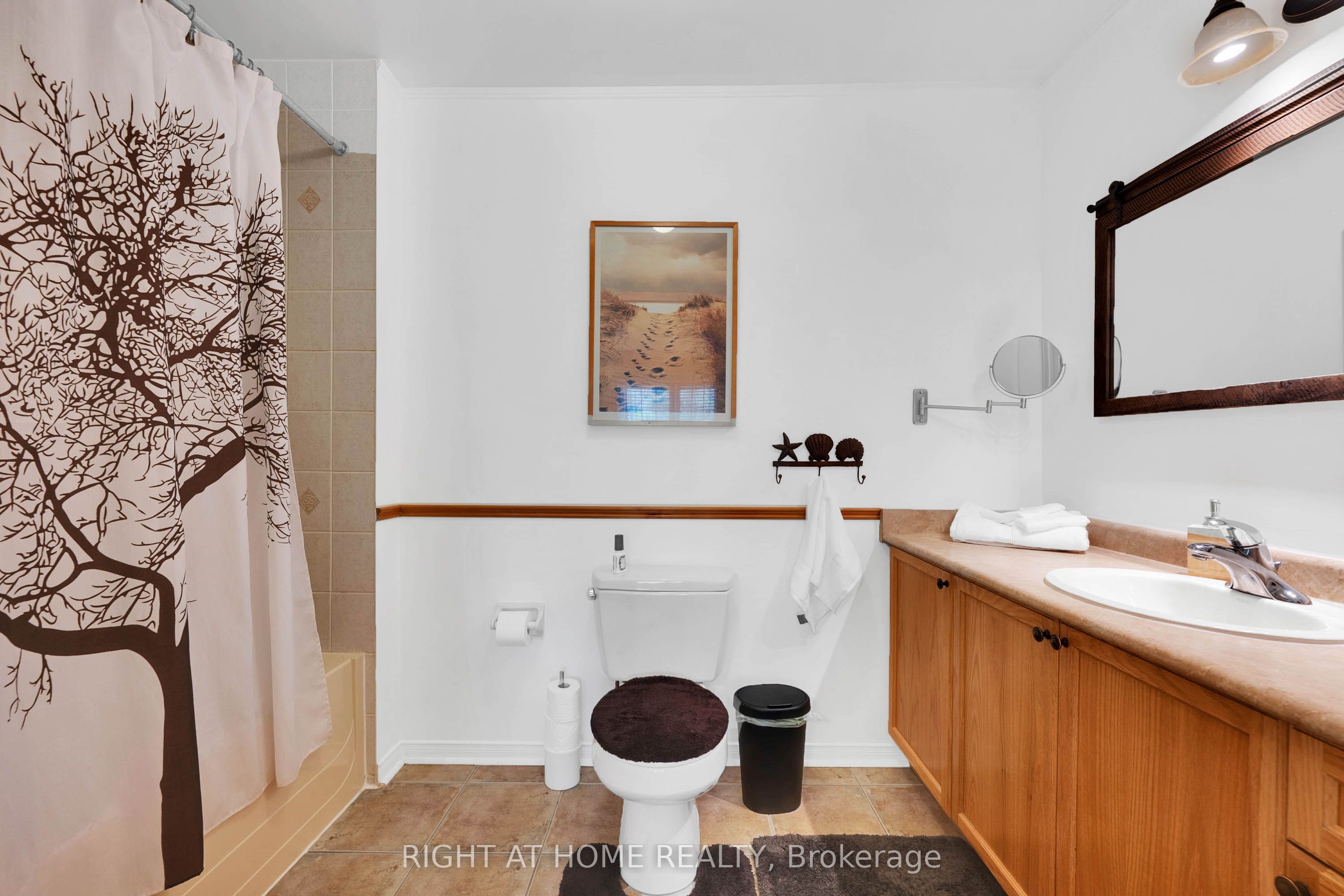 204 Burgess Crescent Property Photo 12