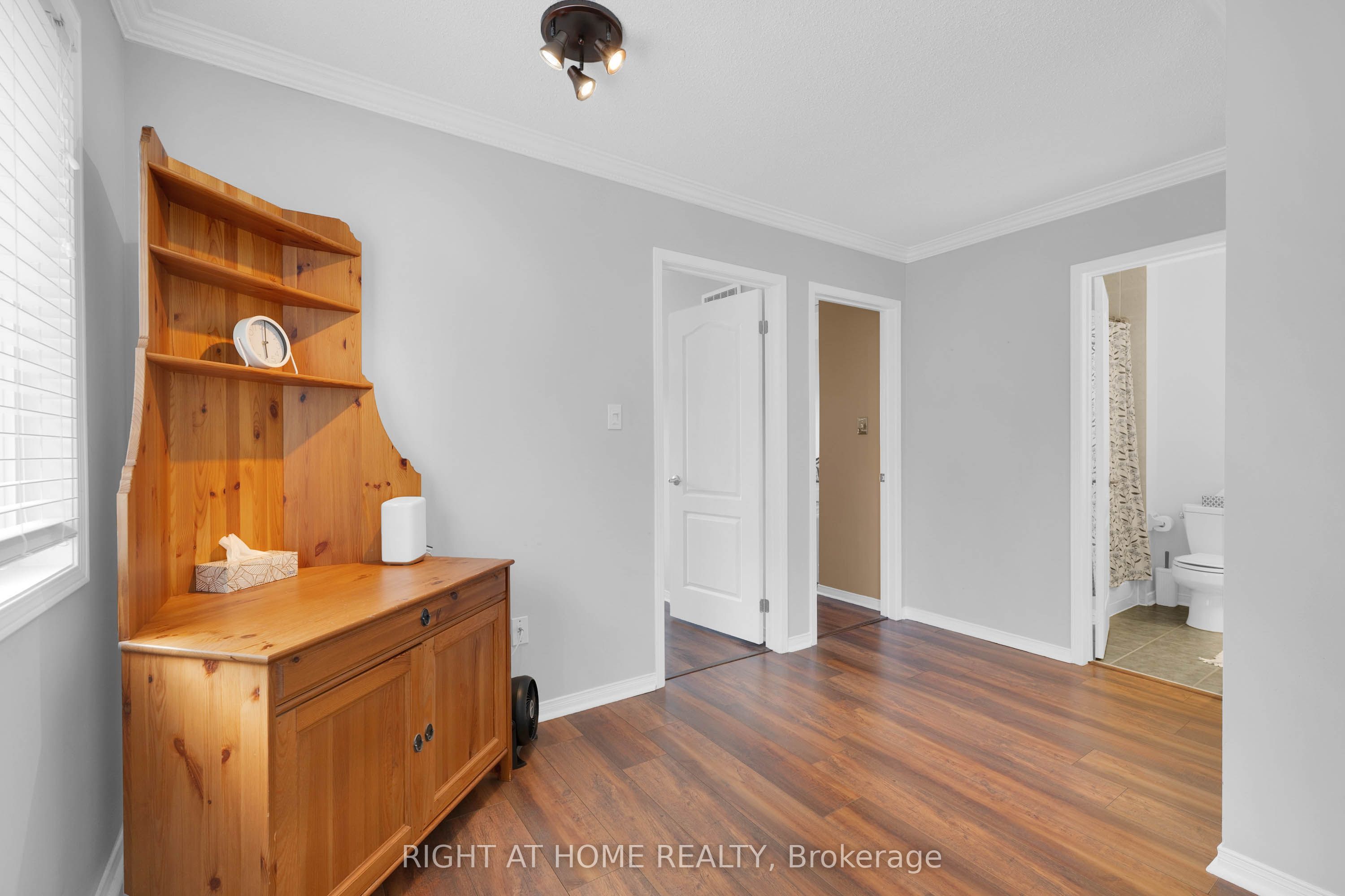 204 Burgess Crescent Property Photo 17