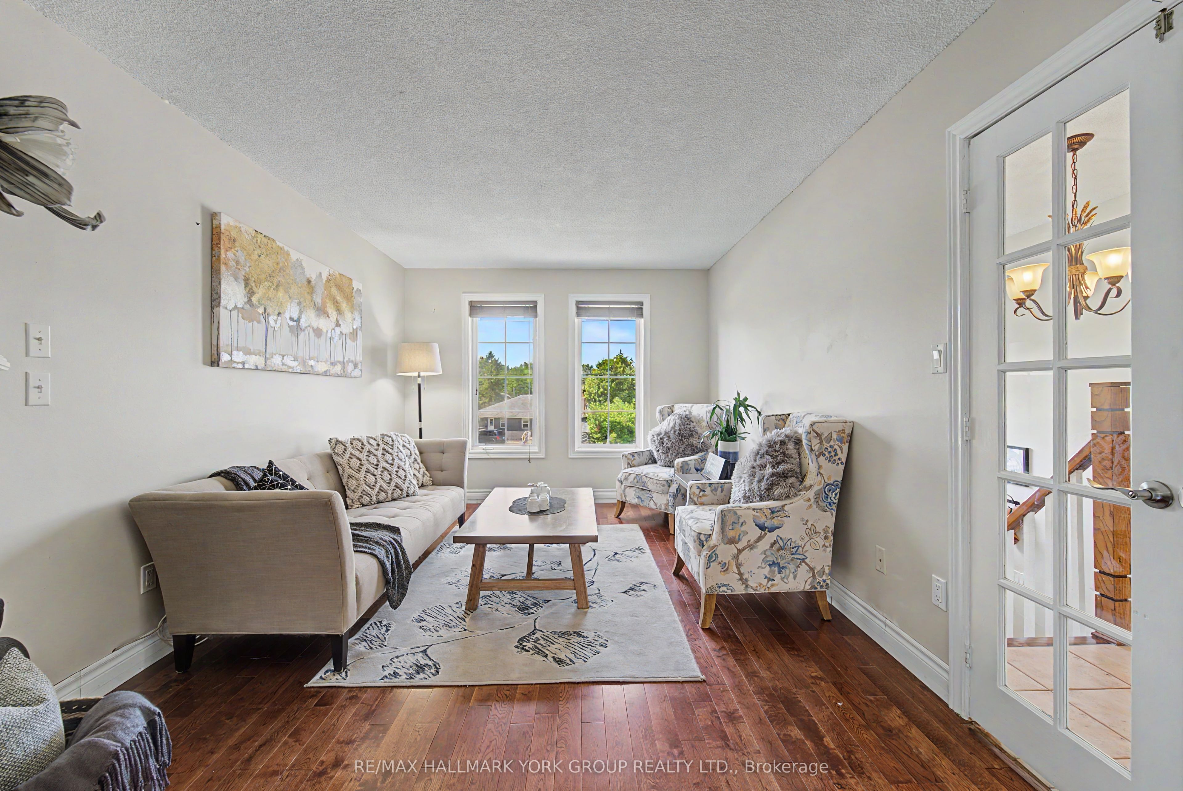 89 Metro Road N Property Photo 5