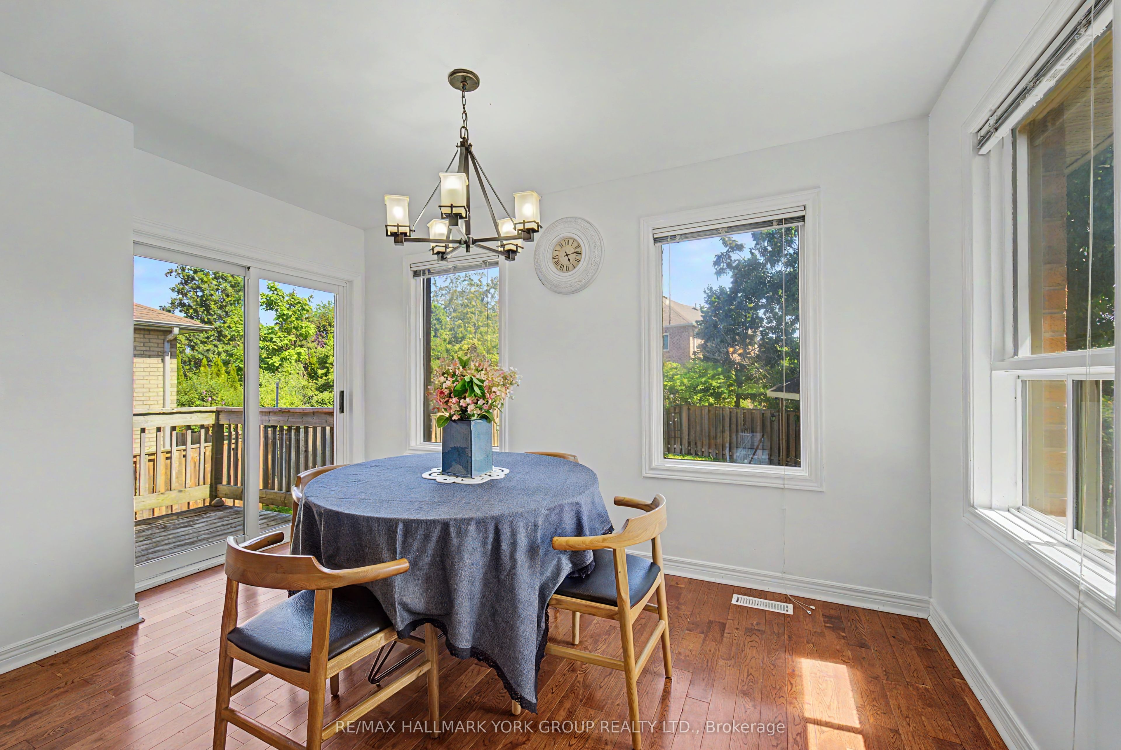 89 Metro Road N Property Photo 8