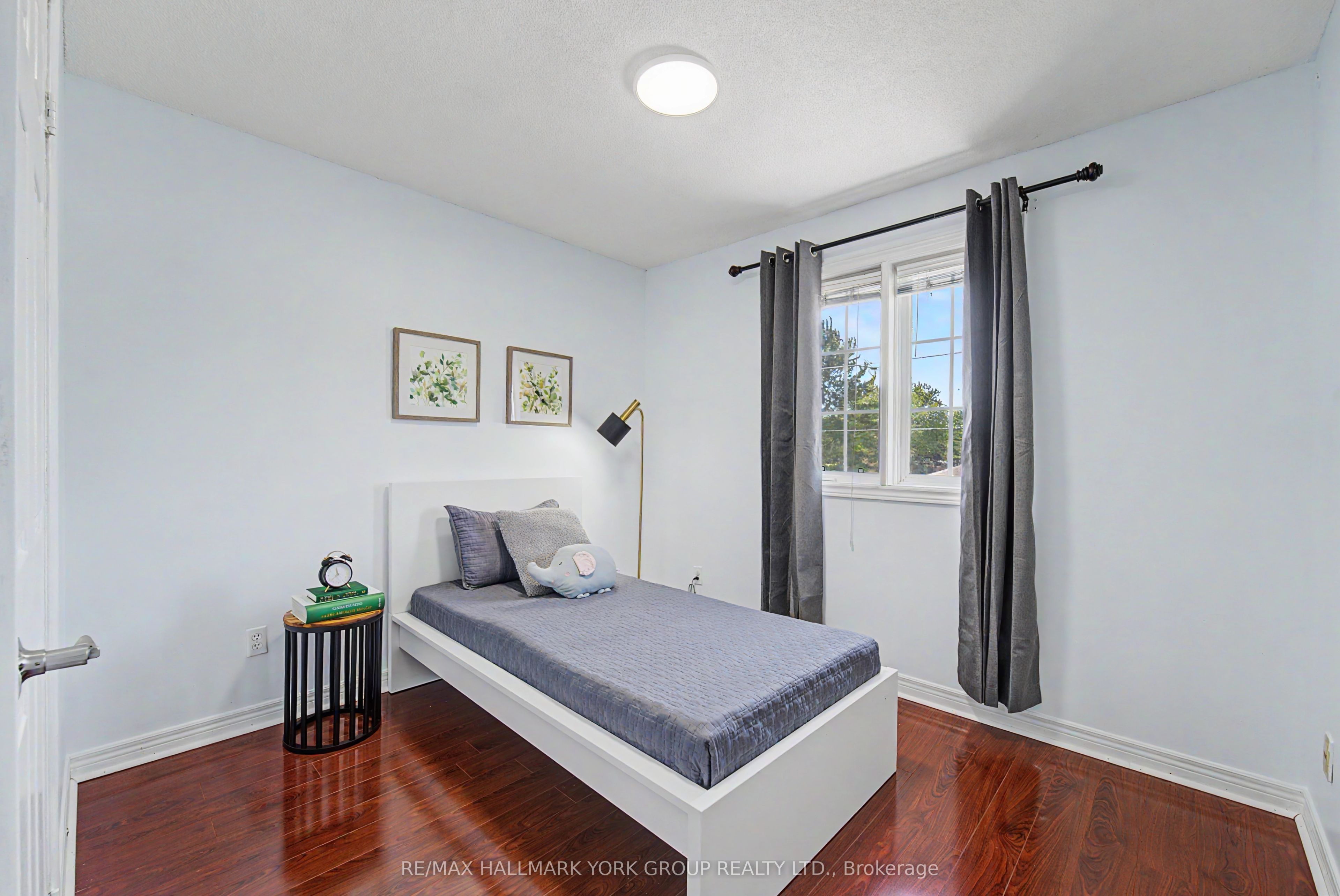 89 Metro Road N Property Photo 15