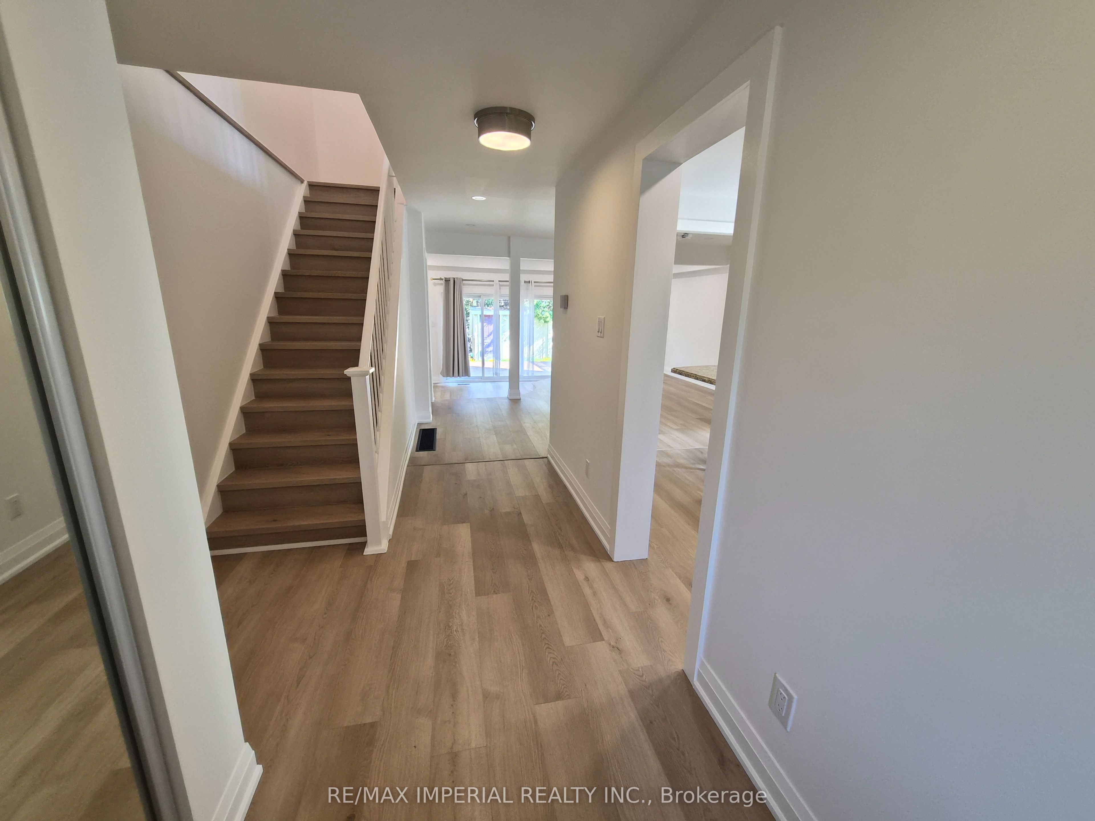 757 Pam Crescent Property Photo 6