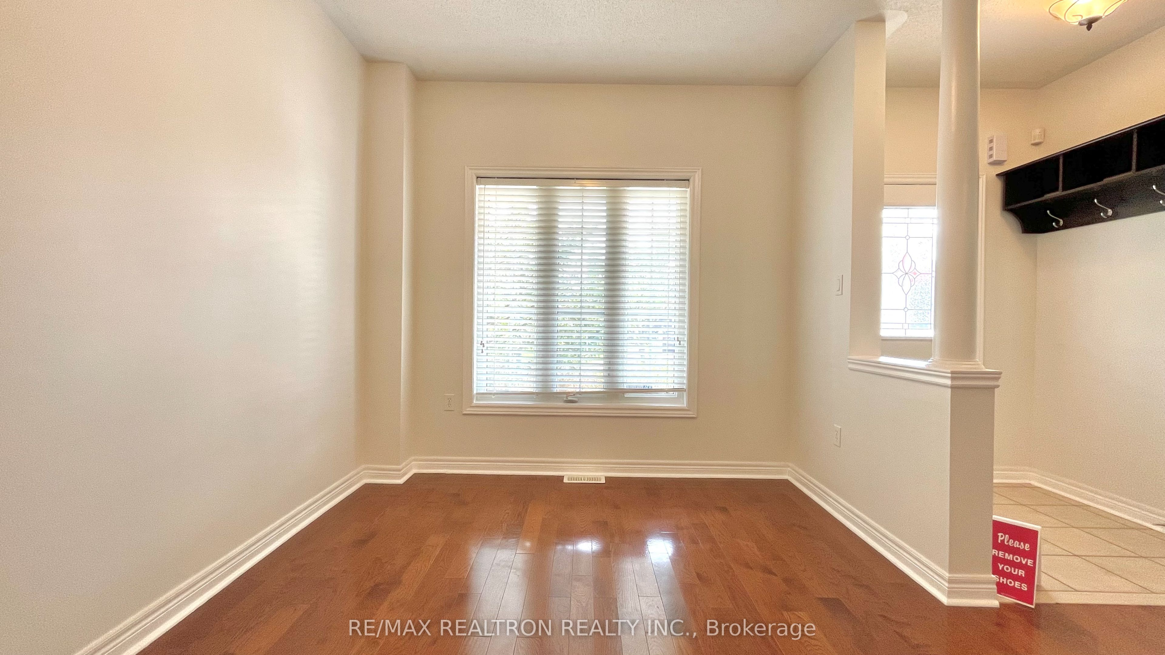 123 Woodbury Crescent Property Photo 4