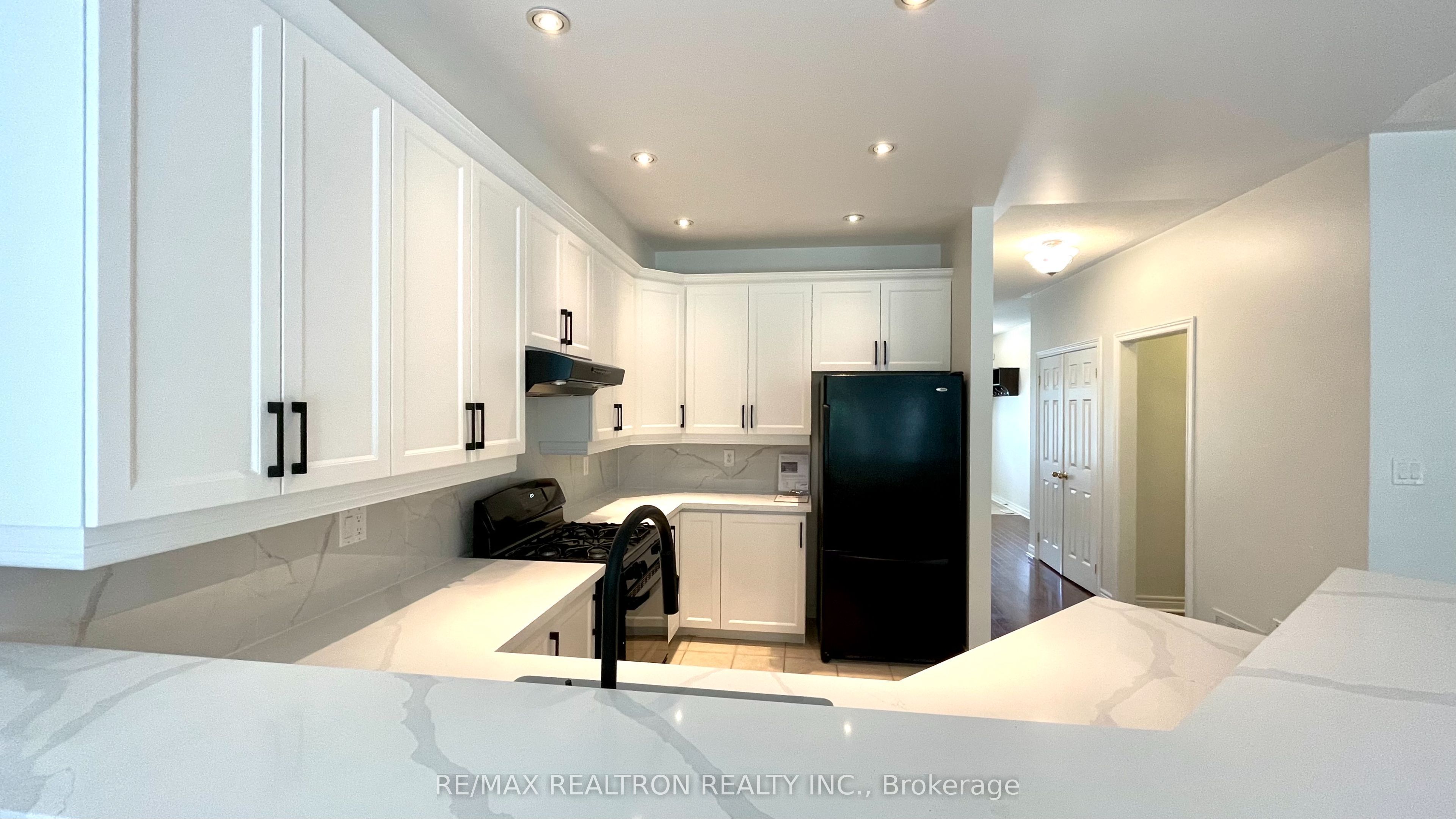 123 Woodbury Crescent Property Photo 9