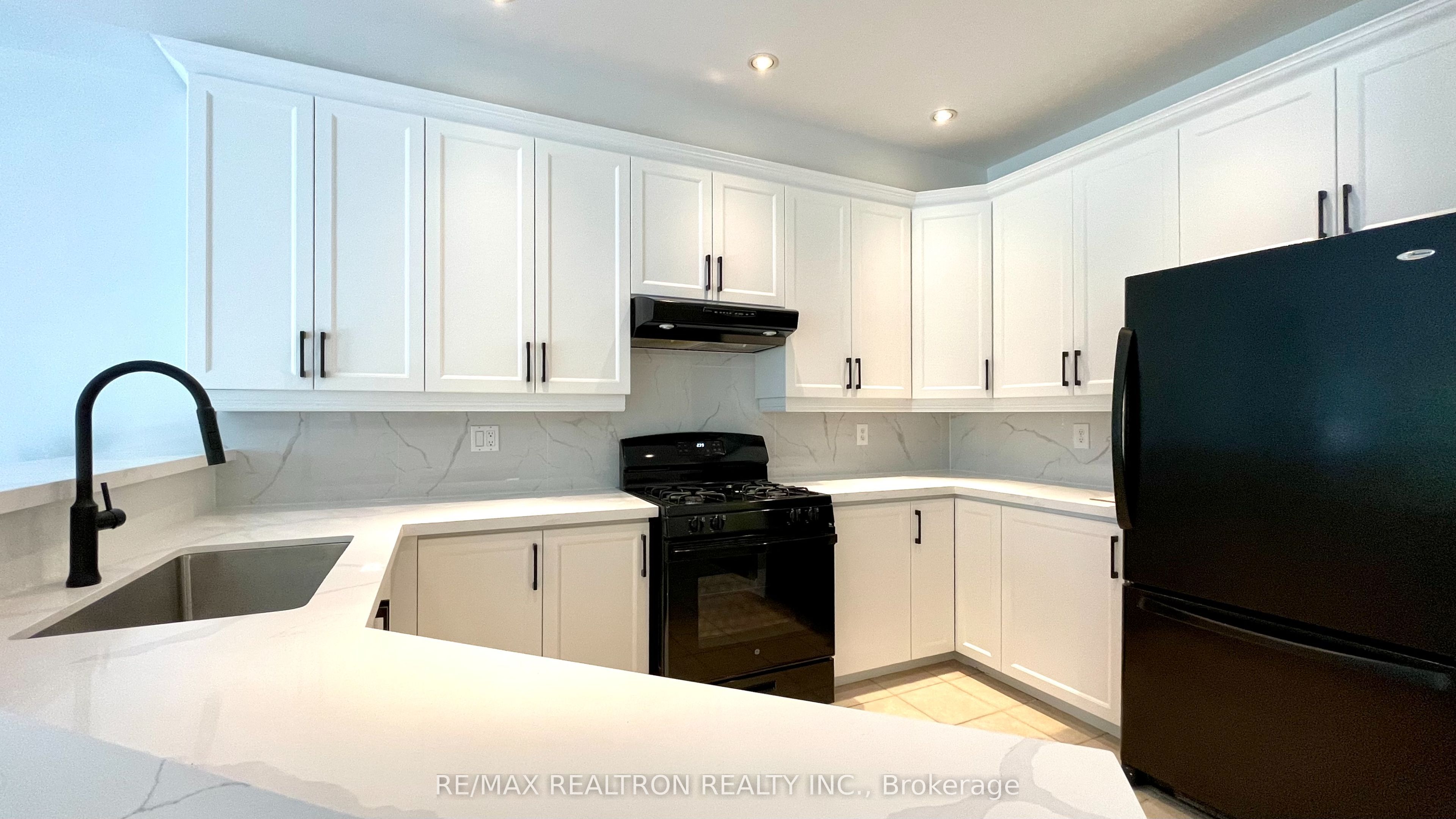 123 Woodbury Crescent Property Photo 10
