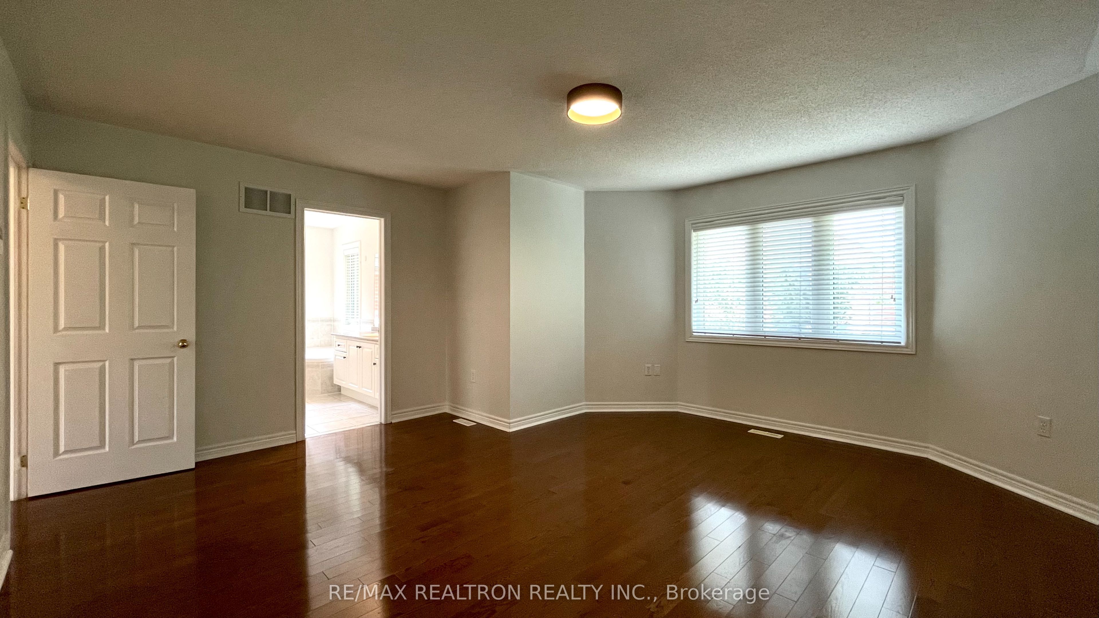 123 Woodbury Crescent Property Photo 13