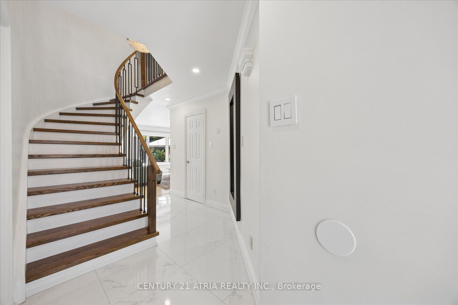1040 Birchwood Drive Property Photo 7